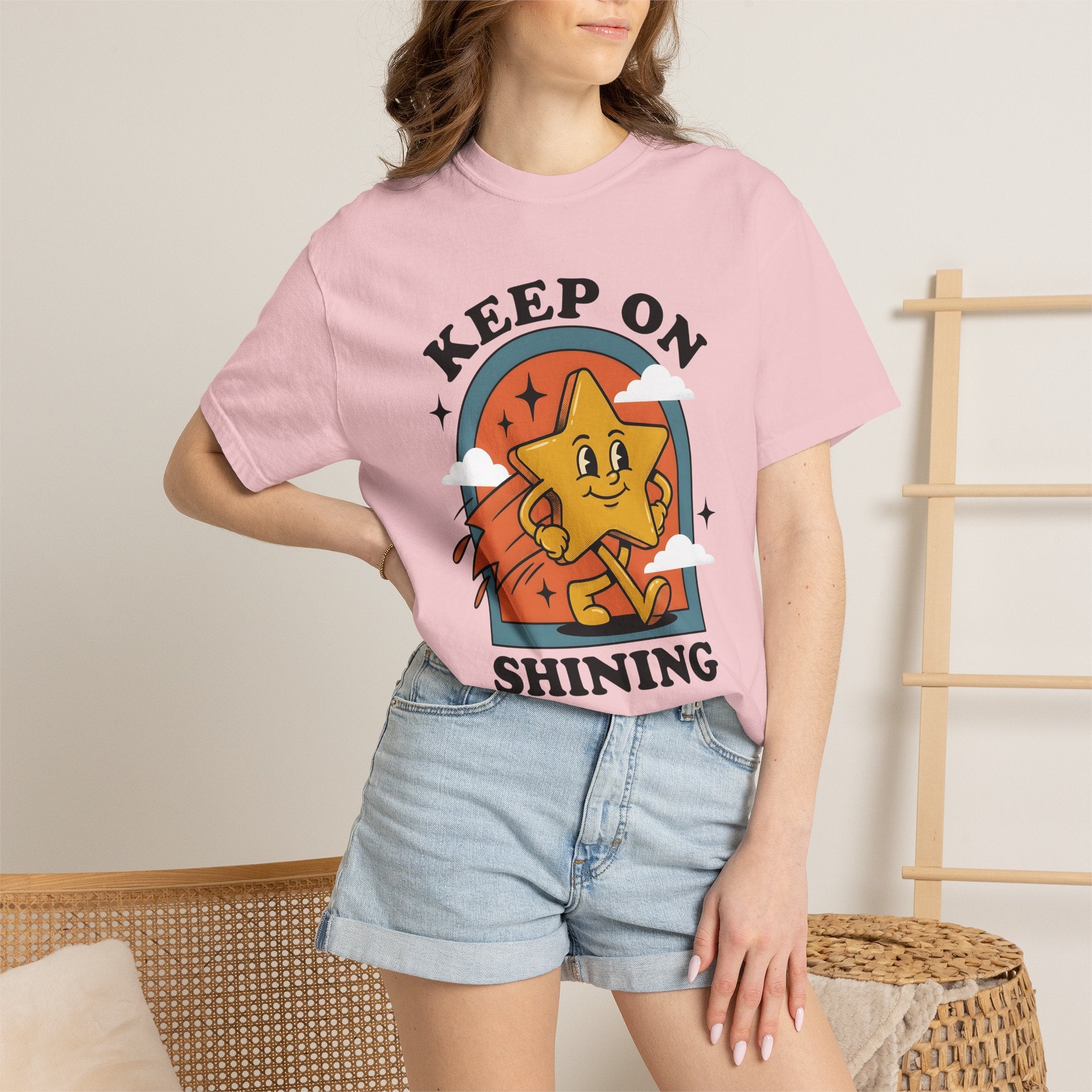 Smiling Star Character Shirt Cute Motivational Gift Women Cartoon Tee Starfish T-Shirt Adorable Fan Comic Tshirt Inspirational Graphic Retro
