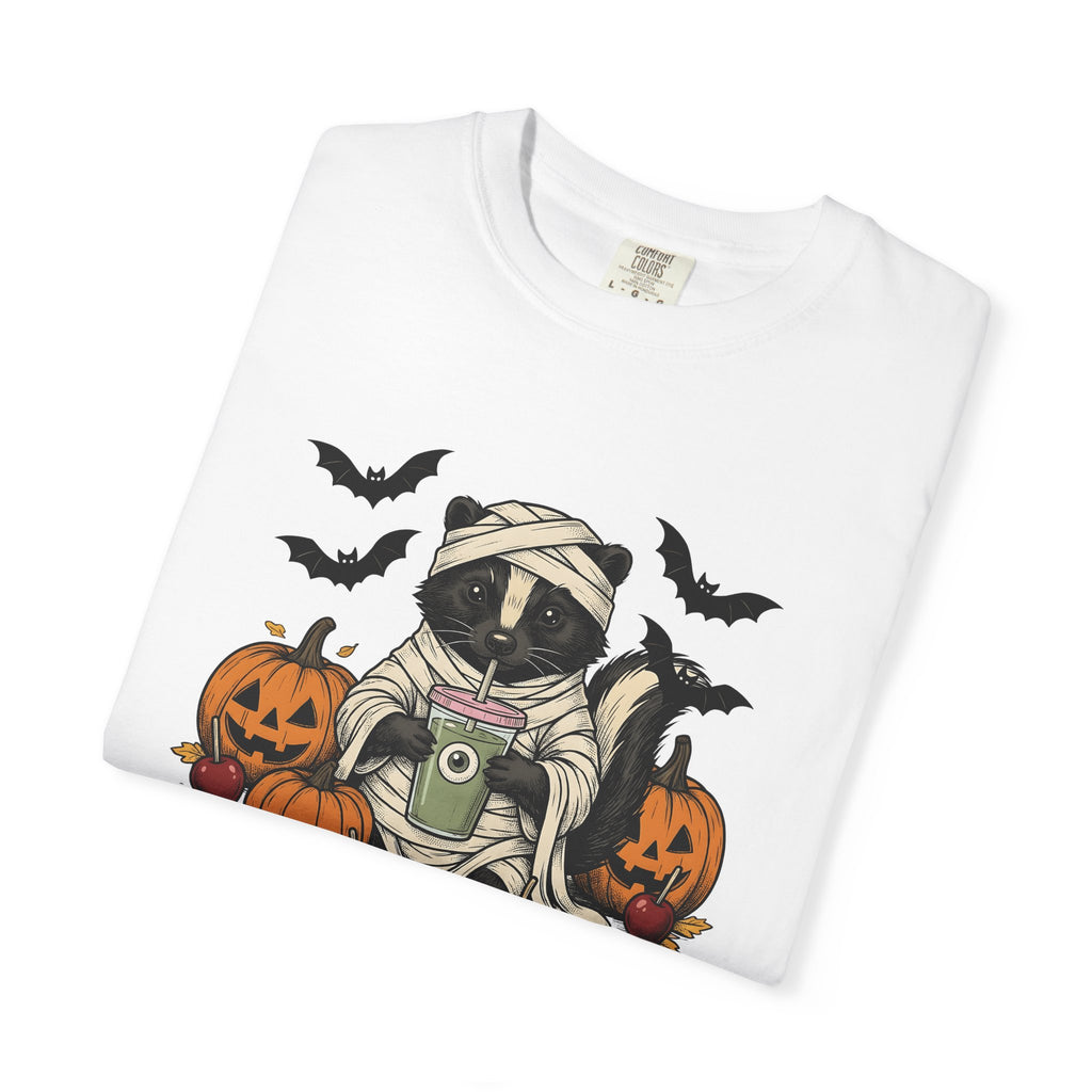 Mummy Skunk Shirt Halloween Animal Gift Women Cartoon Tee Skunk T-Shirt Spooky Fan Comic Tshirt Creature Graphic Vintage Pumpkin Tshirt