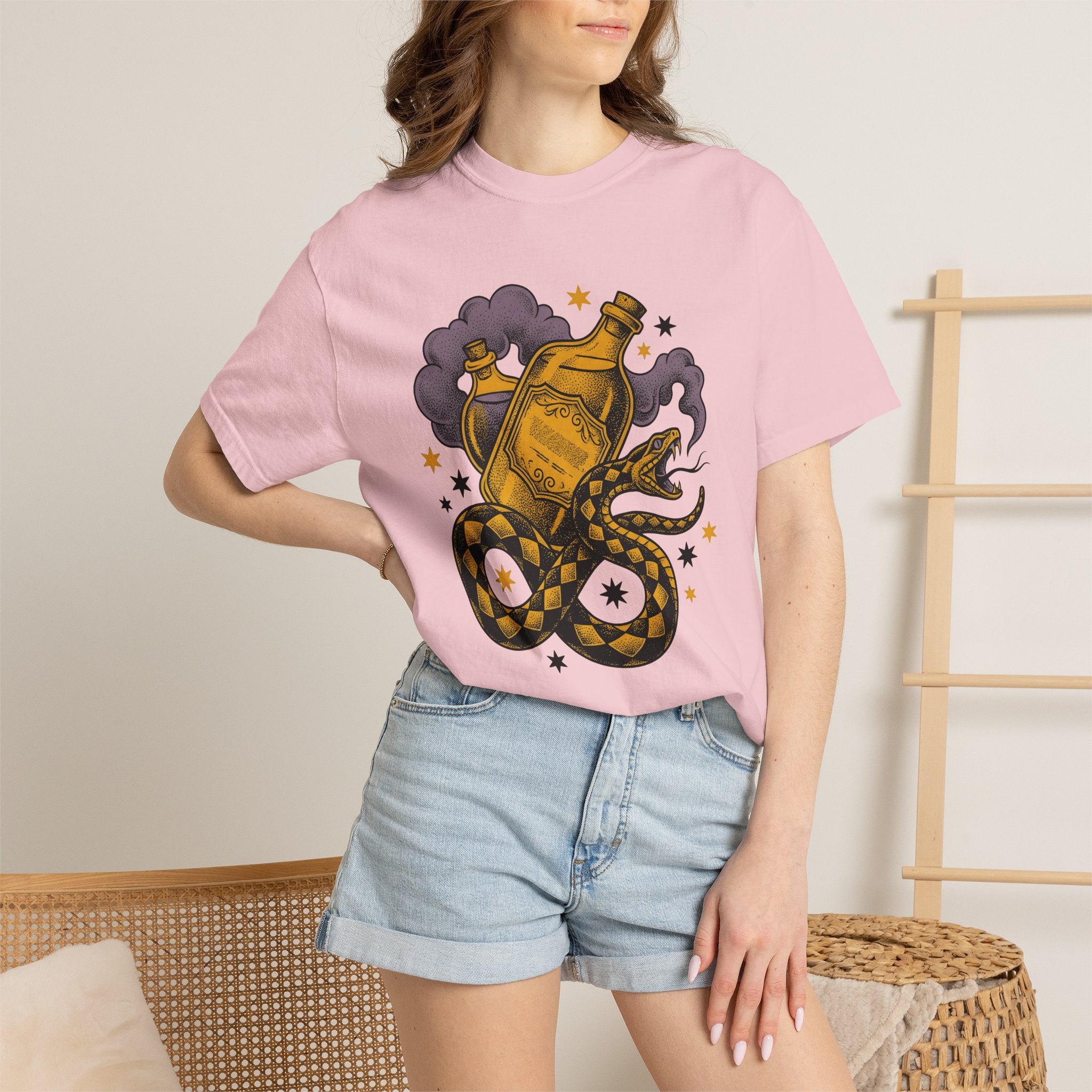 Snake Elixir Jar Shirt Boho Chic Occult Gift Women Body Art Tee Potion Bottle T-Shirt Bohemian Fan Tattoo Art Tshirt Mystical Graphic Old