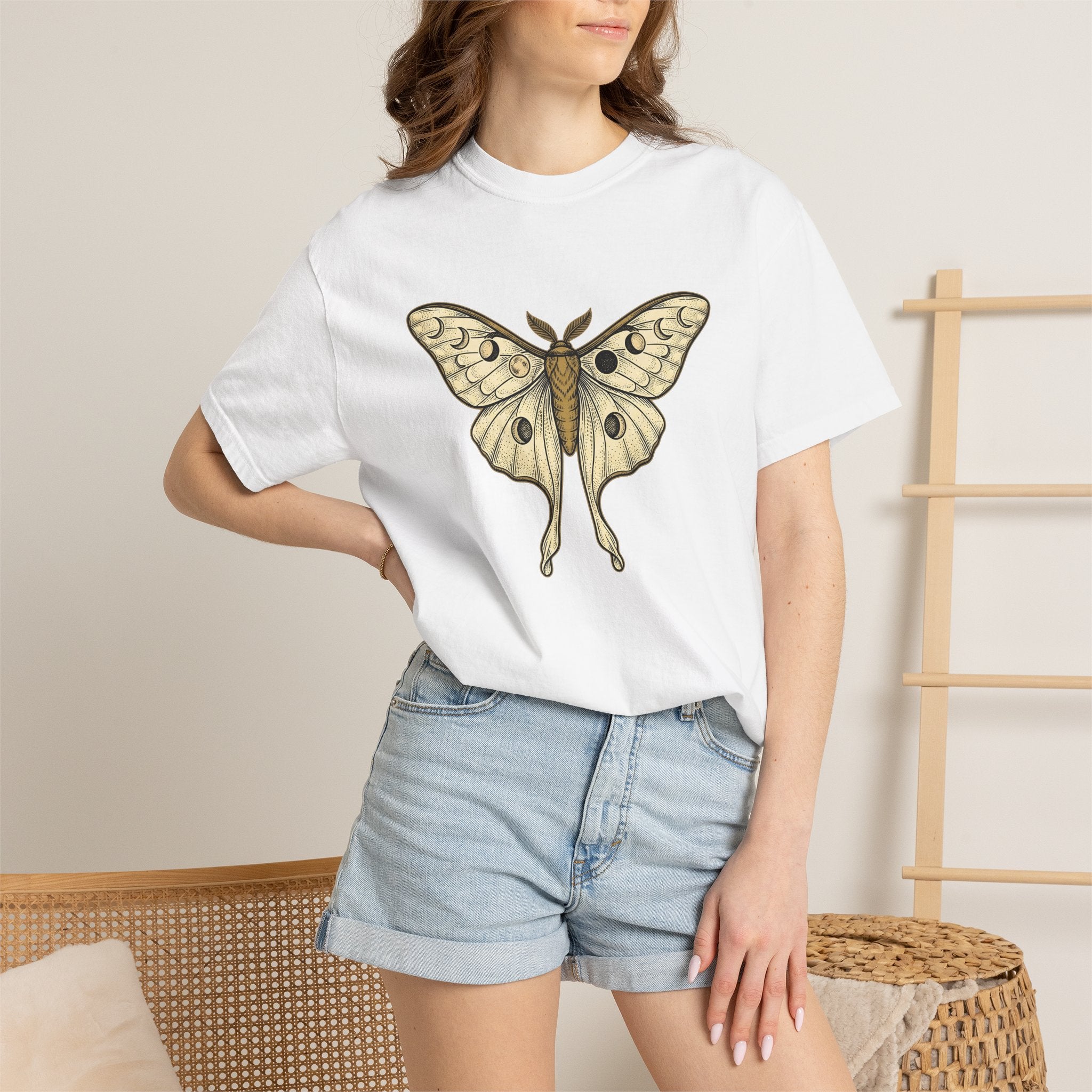 Luna Moth Shirt Boho Chic Astrology Gift Women Simple Tee Moth T-Shirt Hippie Fan Minimalist Tshirt Zodiac Graphic Retro Moon Phases Tshirt