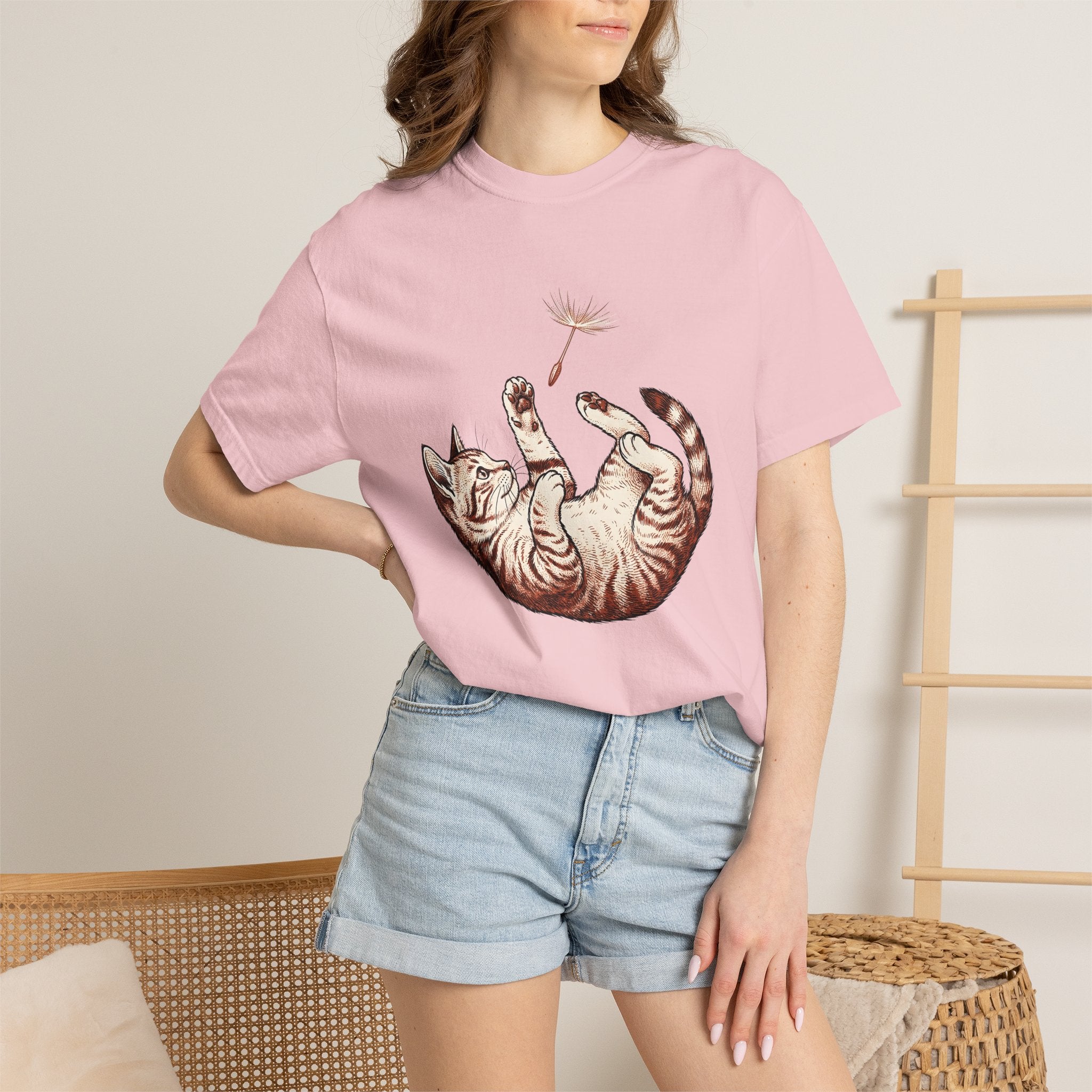 Tabby Kitten Shirt Cat Pet Gift Women Sketch Tee Kitten T-Shirt Cat Fan Feline Tshirt Animal Graphic Retro Weed Flower Tshirt