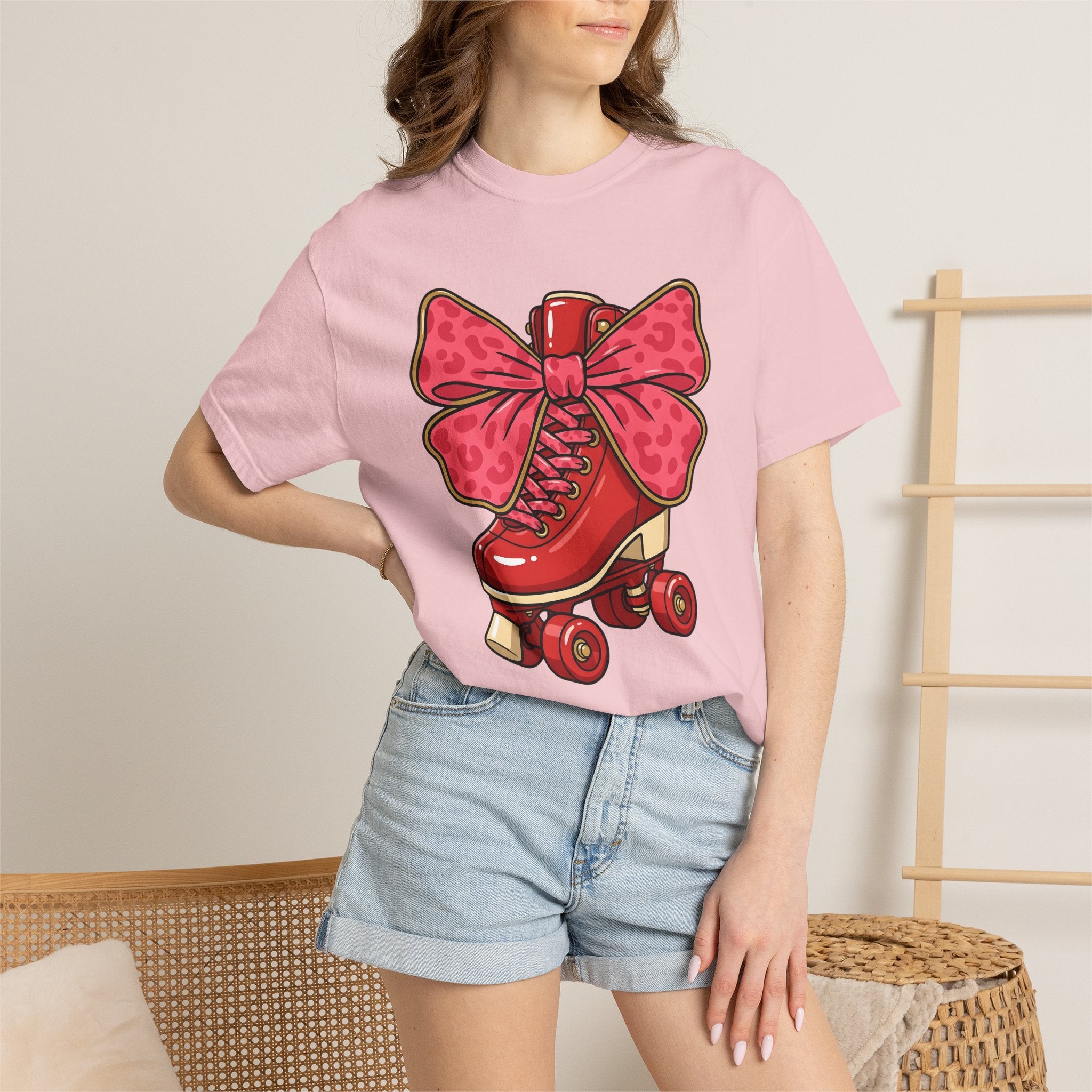 Roller Skate Shirt Valentine Skates Gift Women Cartoon Tee Skating T-Shirt Valentine Fan Comic Tshirt Rollerblade Graphic Vintage Ribbon