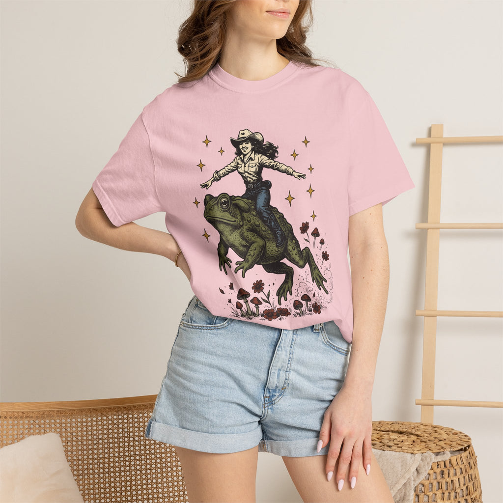 Cowgirl Riding Frog Shirt Cowgirl Western Gift Women Vintage Tee Rodeo T-Shirt Cowboy Fan Retro Tshirt Country Graphic Hand Drawn