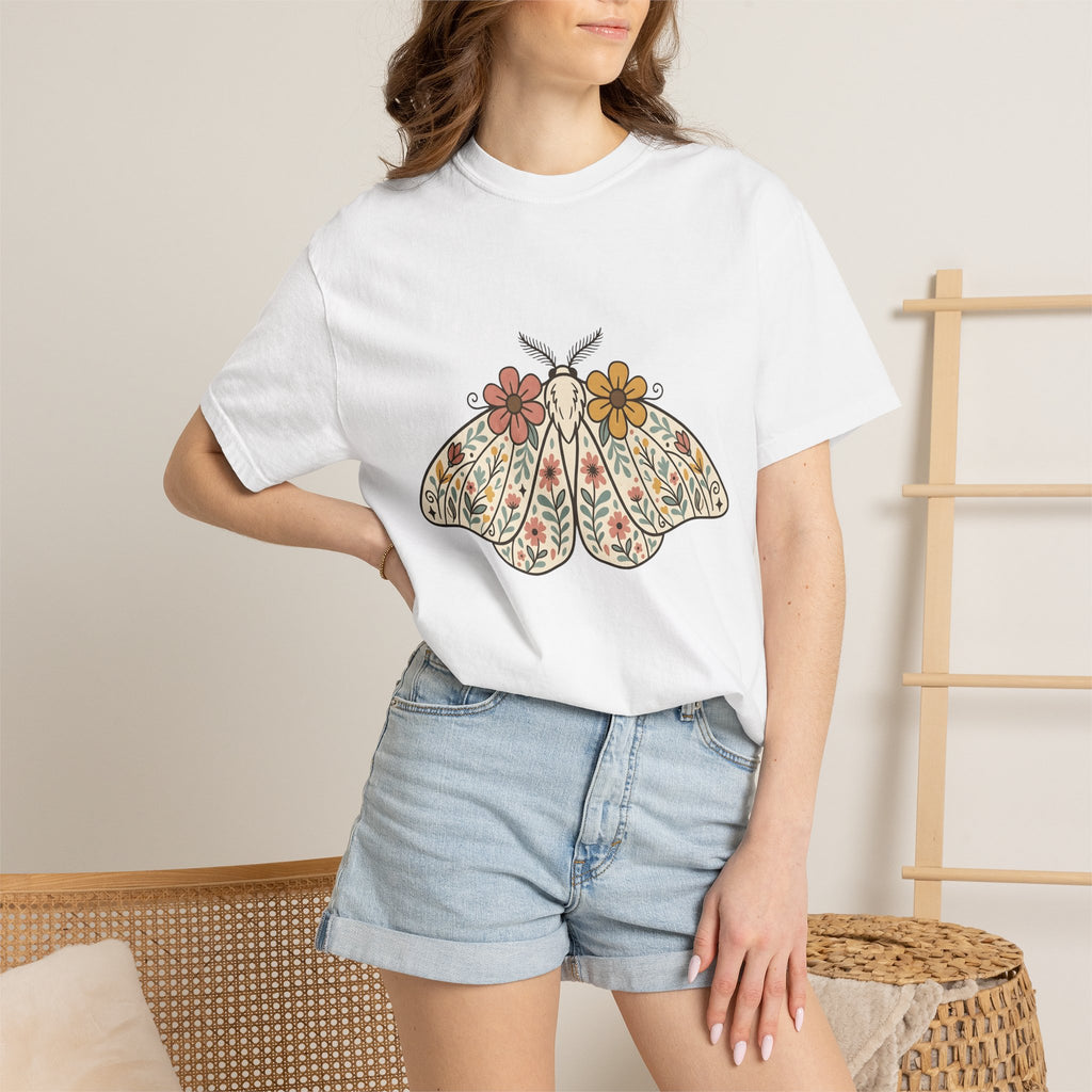 Blossom Moth Shirt Floral Wildlife Gift Women Rustic Tee Moth T-Shirt Flower Fan Botanical Tshirt Animal Graphic Native Meadow Flowers