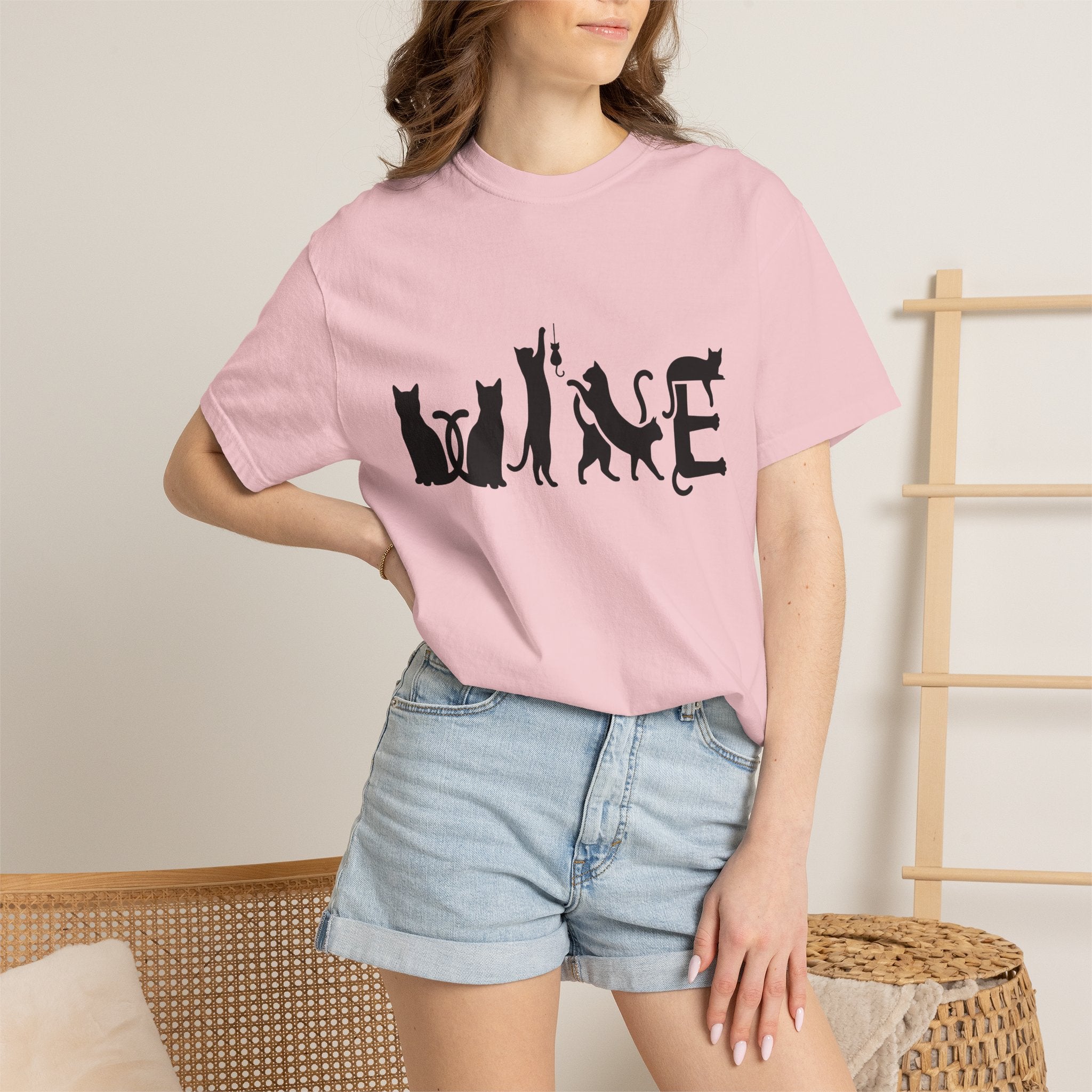 Cat Outline Shirt Cat Animals Gift Women Simple Tee Kitten T-Shirt Feline Fan Cat Tshirt Wildlife Graphic Contemporary Rodent Tshirt