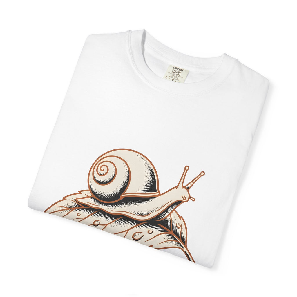 Garden Snail Leaf Shirt Snail Outdoors Gift Women Retro Tee Snail Shell T-Shirt Slug Fan Garden Tshirt Vintage Graphic Outdoors Design
