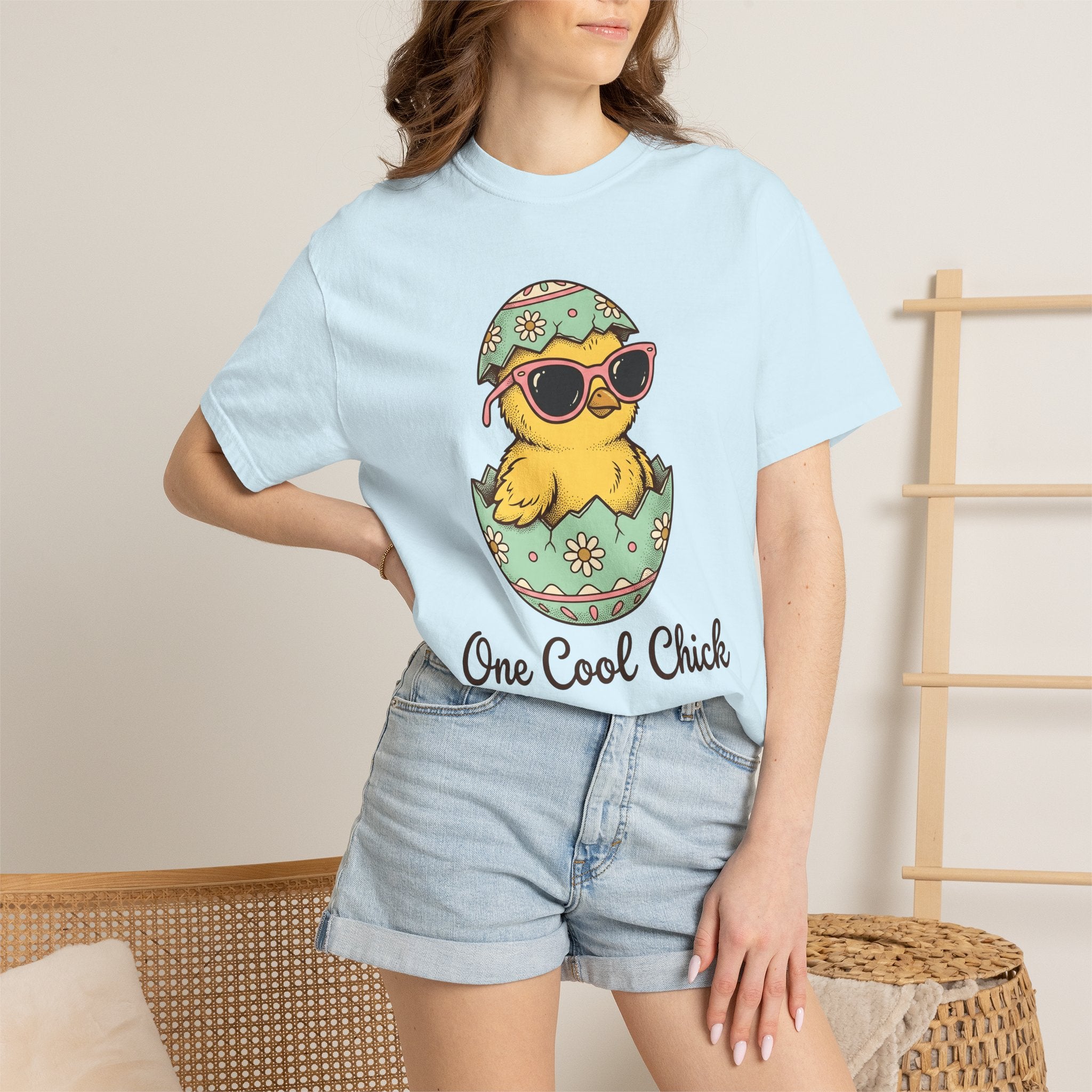 Chick Sunnies Shirt Easter Critter Gift Women Line Art Tee Baby Chick T-Shirt Easter Fan Simple Drawing Graphic Creature Design Classic