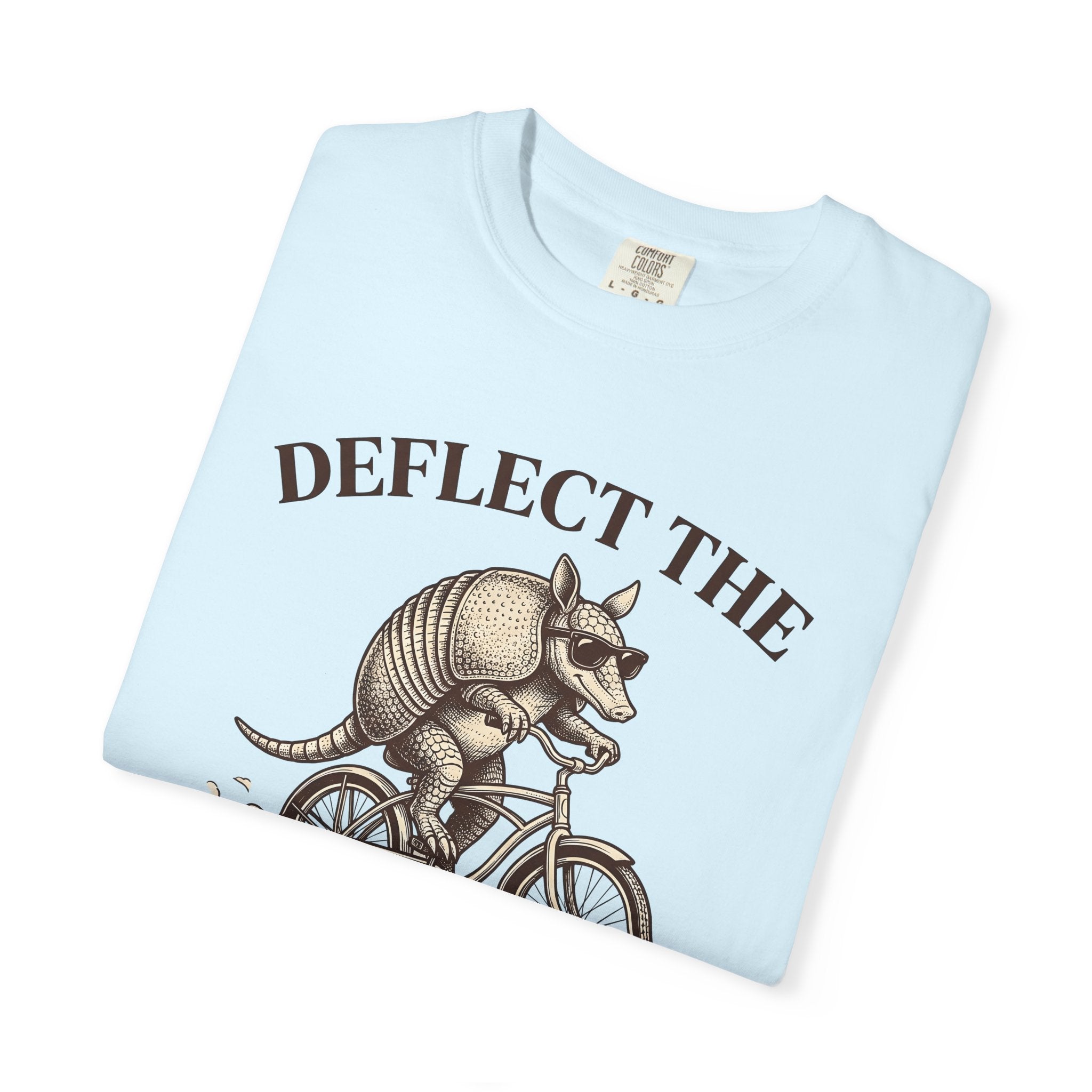 Armadillo Bicycle Shirt Cute Animal Gift Women Vintage Tee Dillo T-Shirt Kawaii Fan Retro Tshirt Creature Graphic Hand Drawn Sunglasses