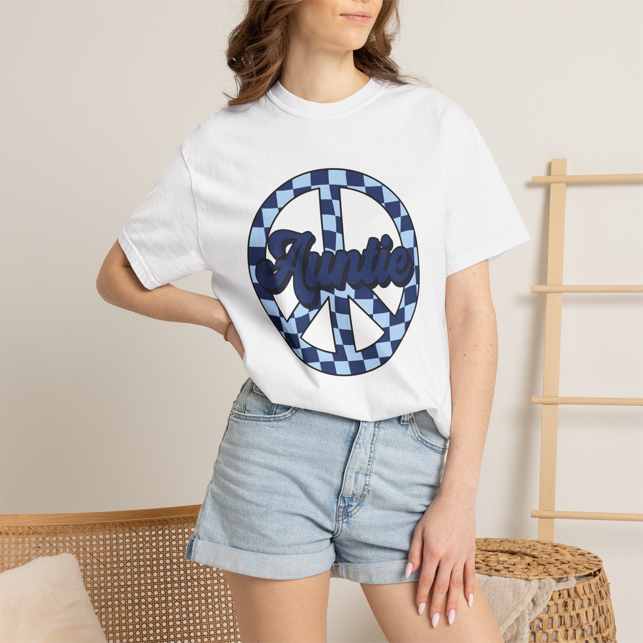 Peace Symbol Shirt Aunt Relatives Gift Women Vintage Tee Pacifist T-Shirt Auntie Fan Retro Tshirt Family Graphic Hand Drawn Checkerboard