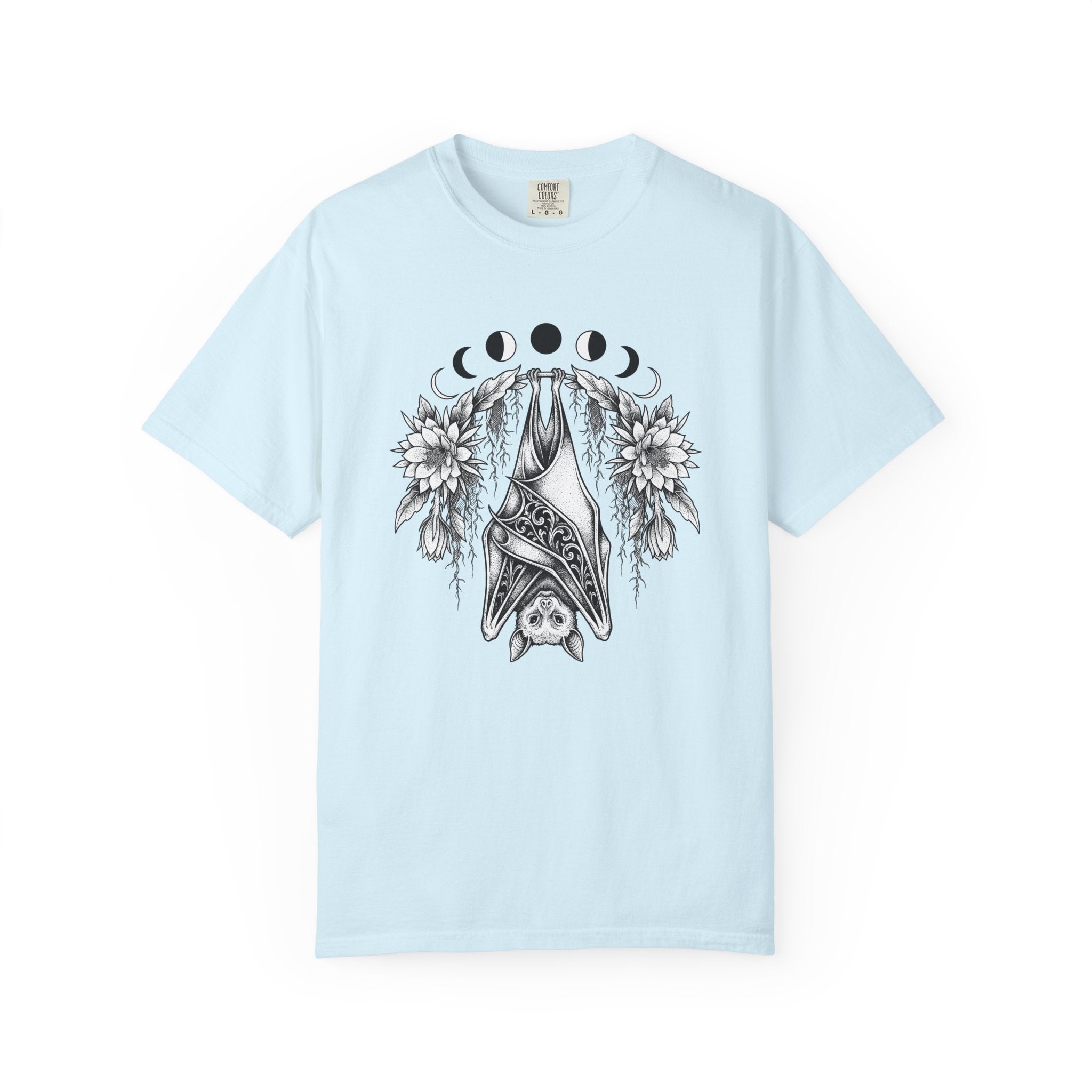 Bat Flower Shirt Halloween Magic Gift Women Dark Art Tee Black Bat T-Shirt Horror Fan Gothic Tshirt Mystical Graphic Retro Lunar Phases