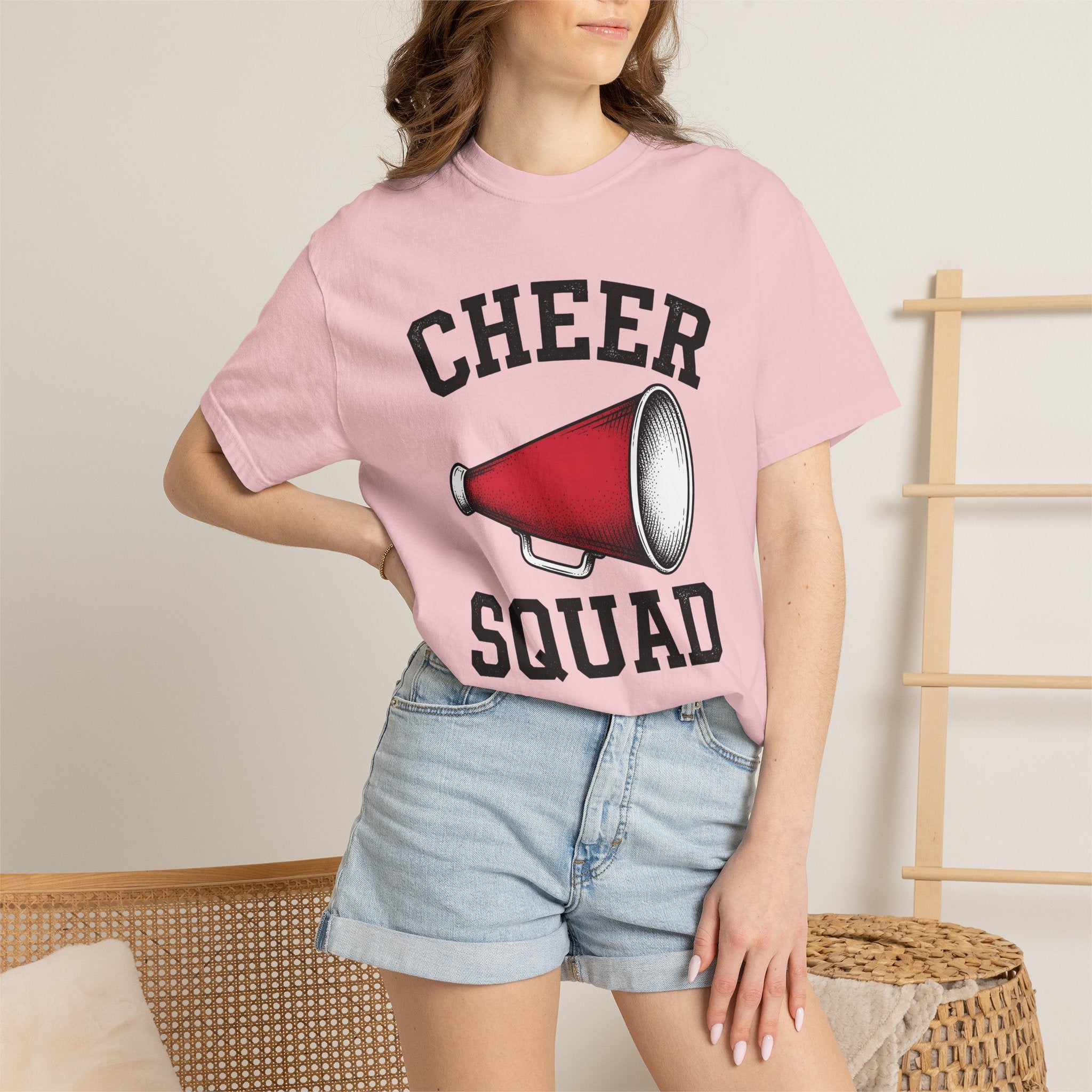 Megaphone Graphic Shirt Cheer Mom Sports Gift Women Vintage Tee Loudspeaker T-Shirt Athlete Fan Retro Illustration Graphic Retro Bold Text