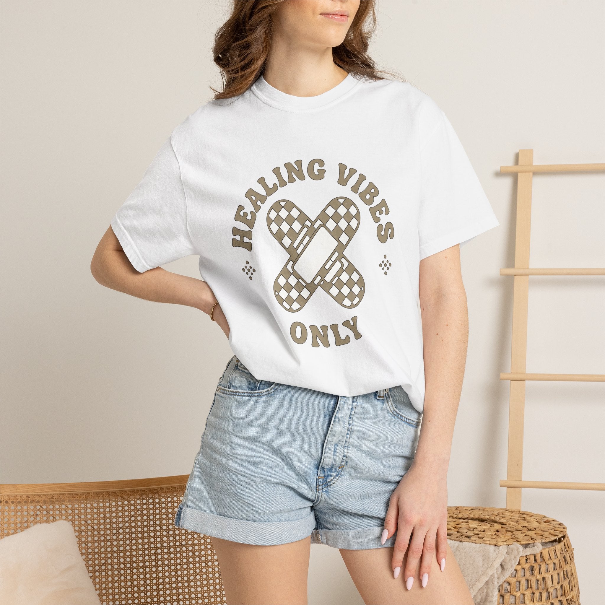 Band Aid Design Shirt Nurses Health Gift Women Vintage Tee Bandage T-Shirt Nurse Enthusiast Retro Tshirt Wellness Graphic Simple Plaid Print