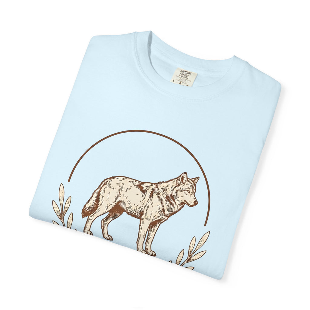 Wolf Graphic Shirt Animals Nature Gift Women Vintage Tee Wolf T-Shirt Wildlife Fan Retro Tshirt Wilderness Graphic Hand Drawn Laurel Tshirt
