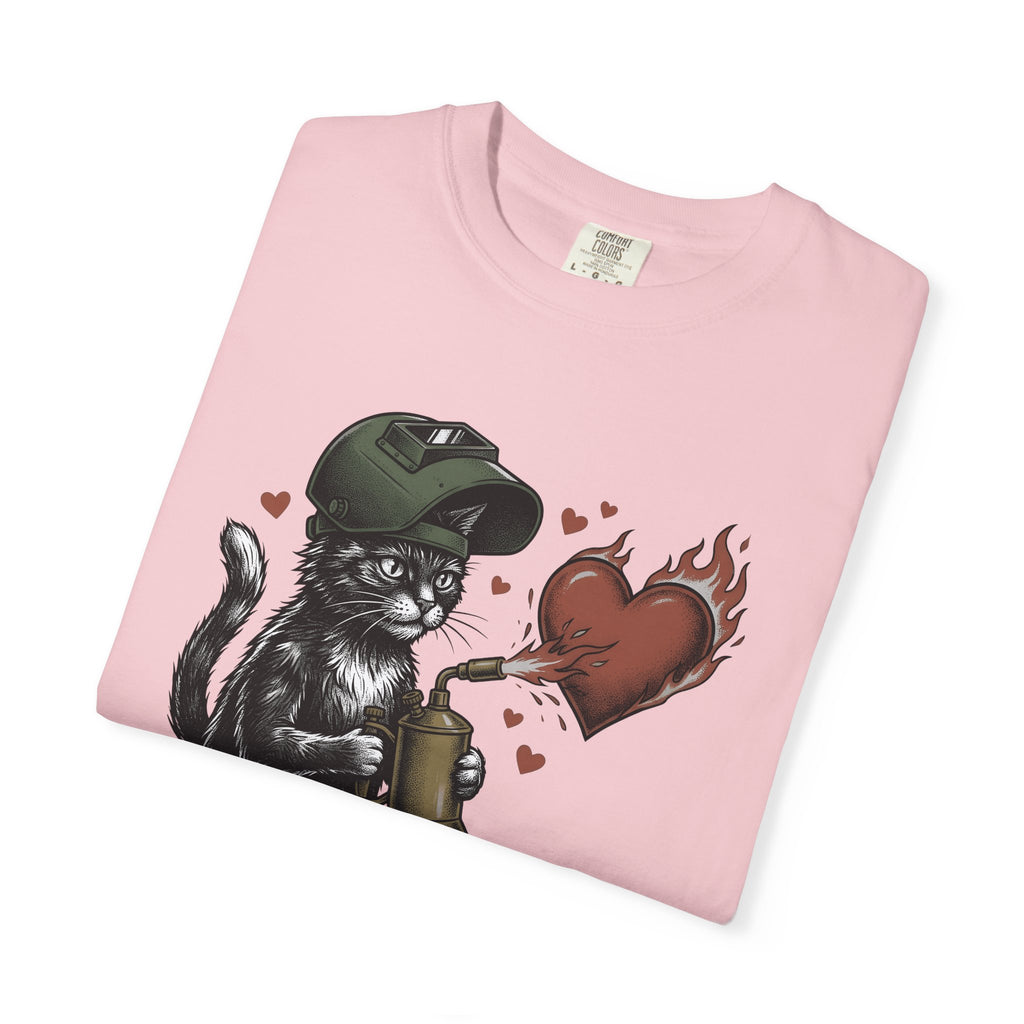 Welder Cat Shirt Cat Funny Gift Women Antique Tee Welding Cat T-Shirt Cat Fan Vintage Tshirt Humor Graphic Doodle Heart Flame Tshirt
