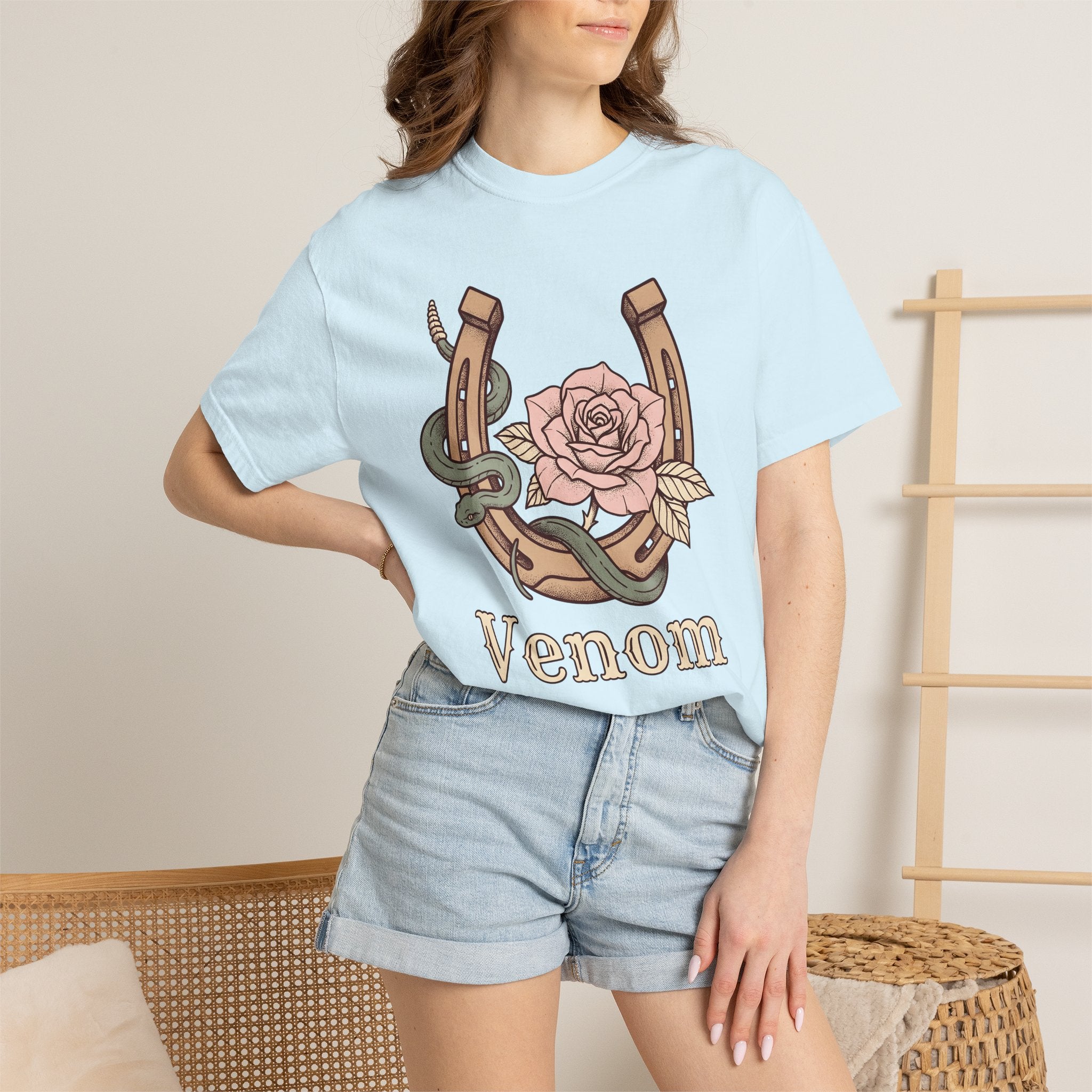 Horseshoe Serpent Blossom Shirt Cowgirl Country Gift Women Line Art Tee Blossom T-Shirt Rodeo Fan Outlined Tshirt Rustic Graphic Sketch