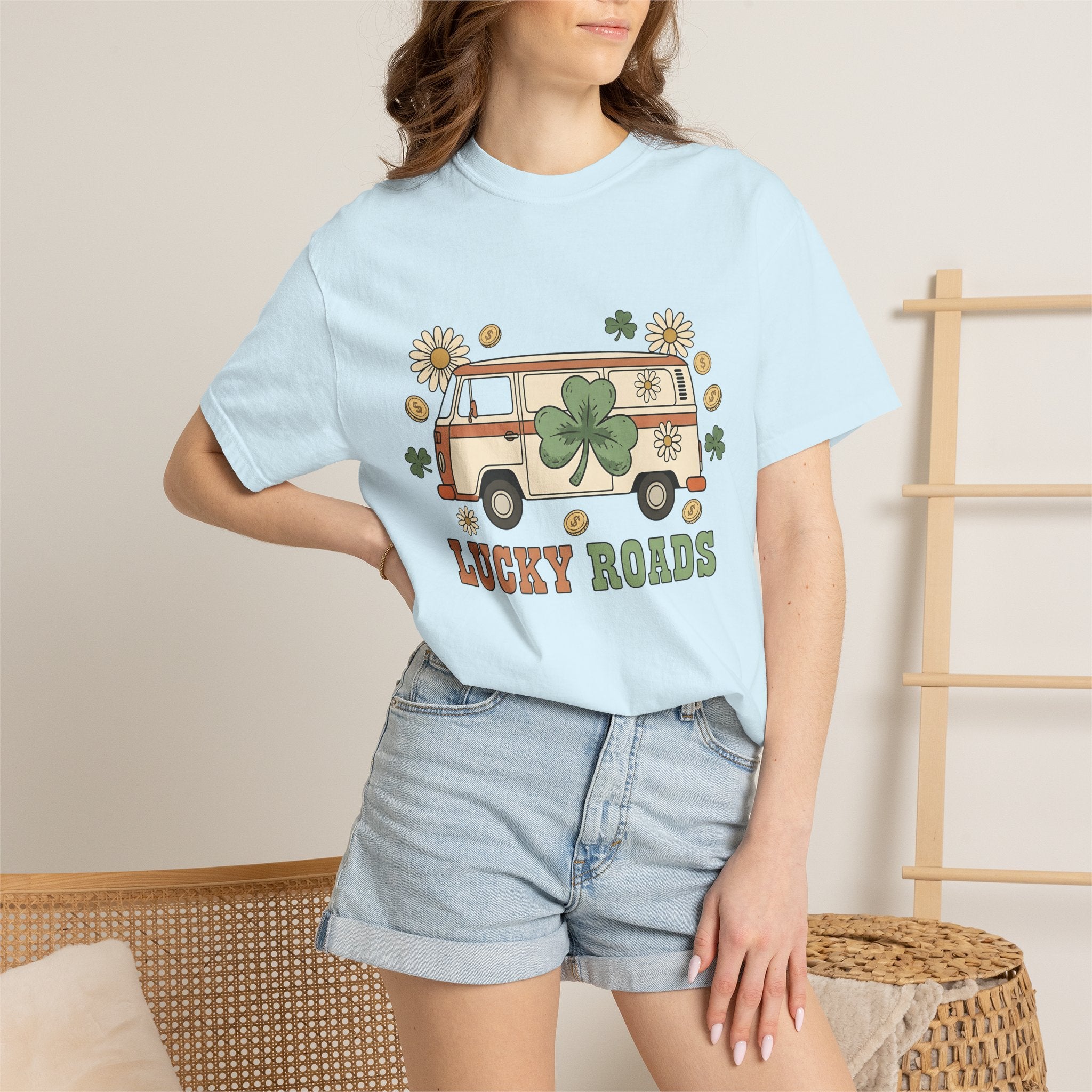 Camper Four Leaf Shirt St Patrick's Day Journey Gift Women Retro Tee Lucky Charm T-Shirt Shamrock Fan Retro Style Tshirt Travel Graphic