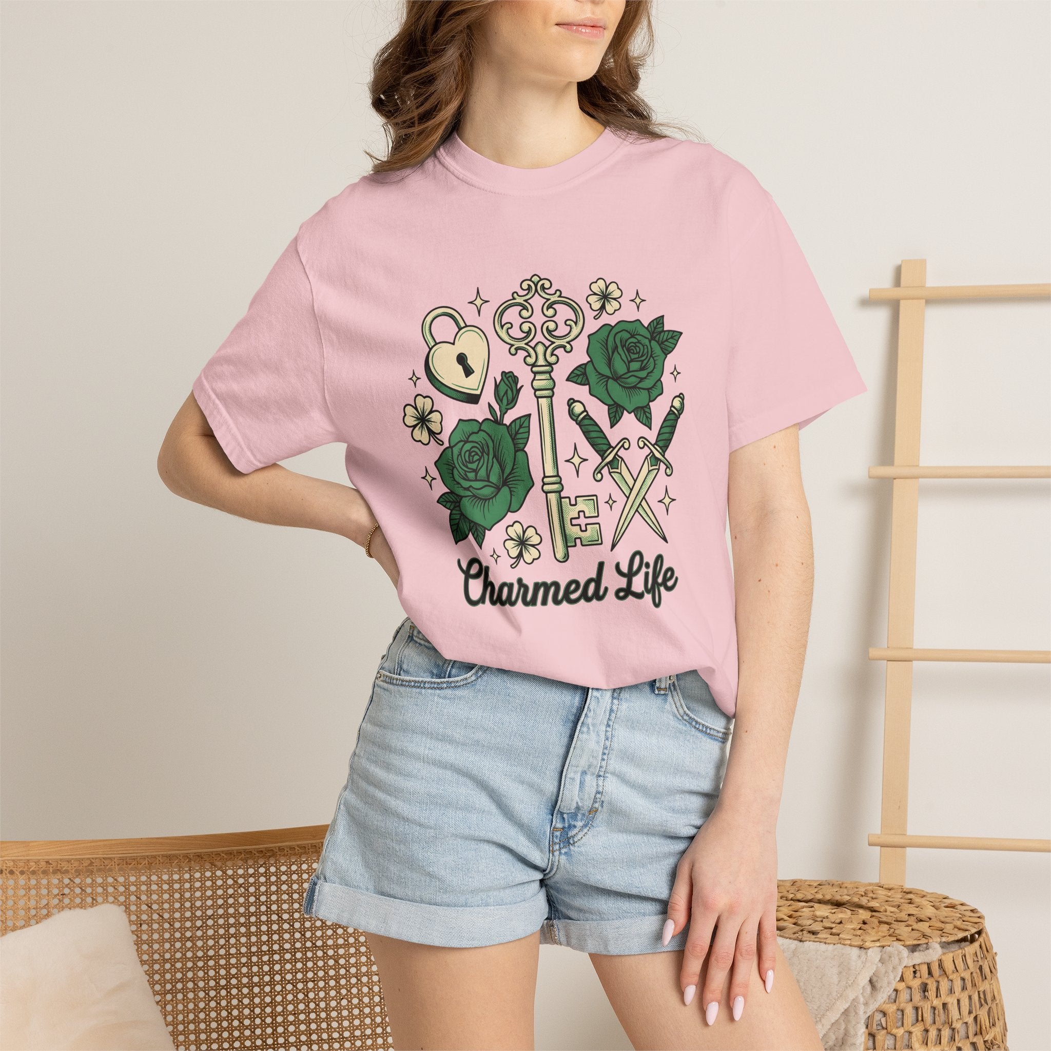Classic Key Roses Shirt St Patricks Day Prosperity Gift Women Vintage Tee Floral Keys T-Shirt Luck Enthusiast Retro Tshirt Abundance Graphic