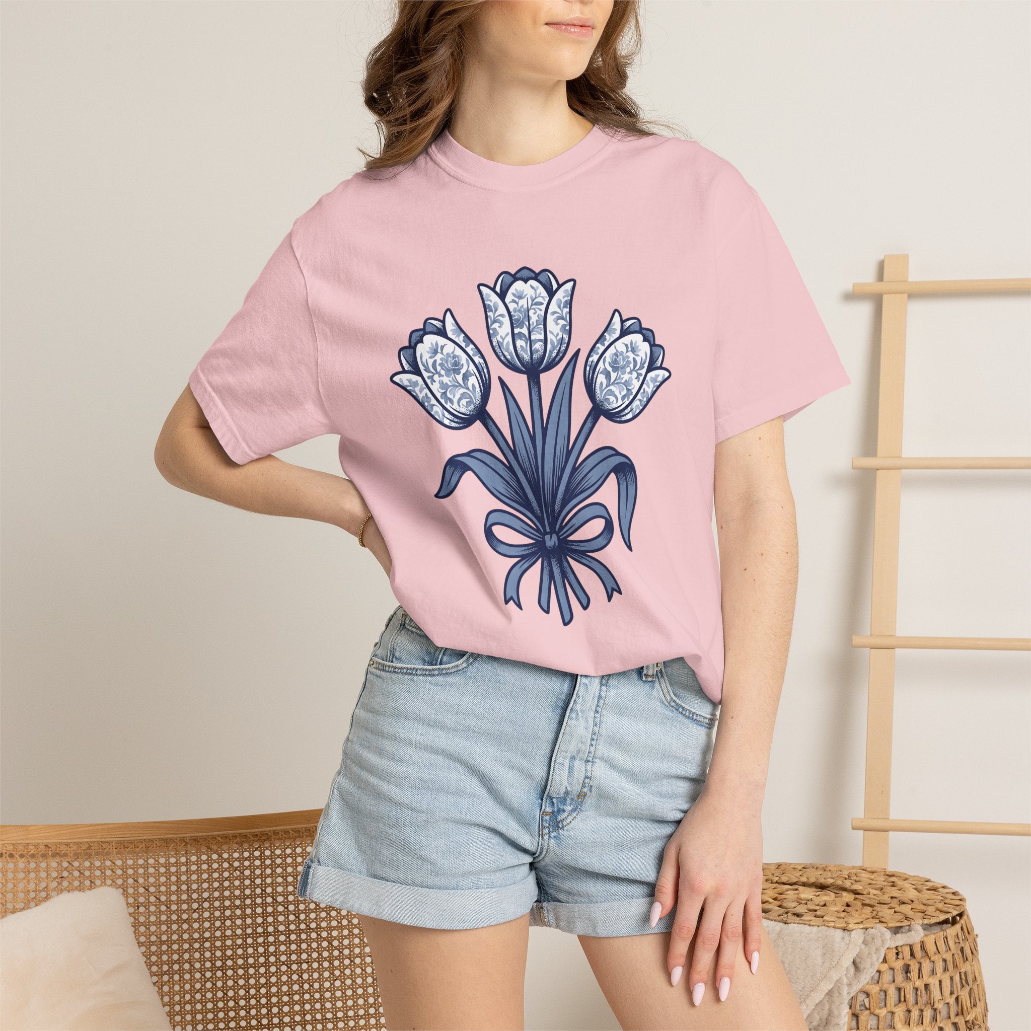 Tulip Flowers Shirt Easter Bouquet Gift Women Retro Tee Flower T-Shirt Spring Fan Floral Tshirt Floral Graphic Simple Bow Tshirt