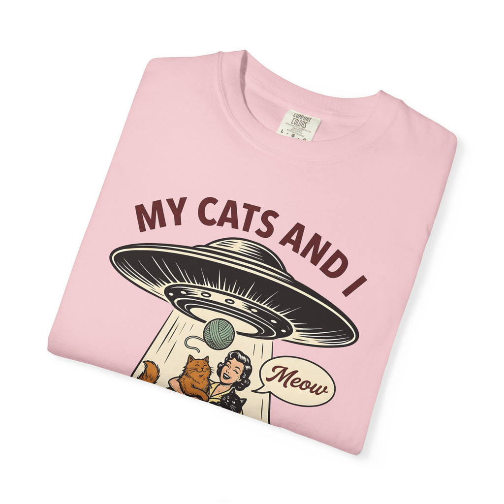 Woman Feline Spaceship Shirt Cat Universe Gift Women Line Art Tee Kitty Astronaut T-Shirt Feline Fan Illustrated Graphic Tshirt Minimalist