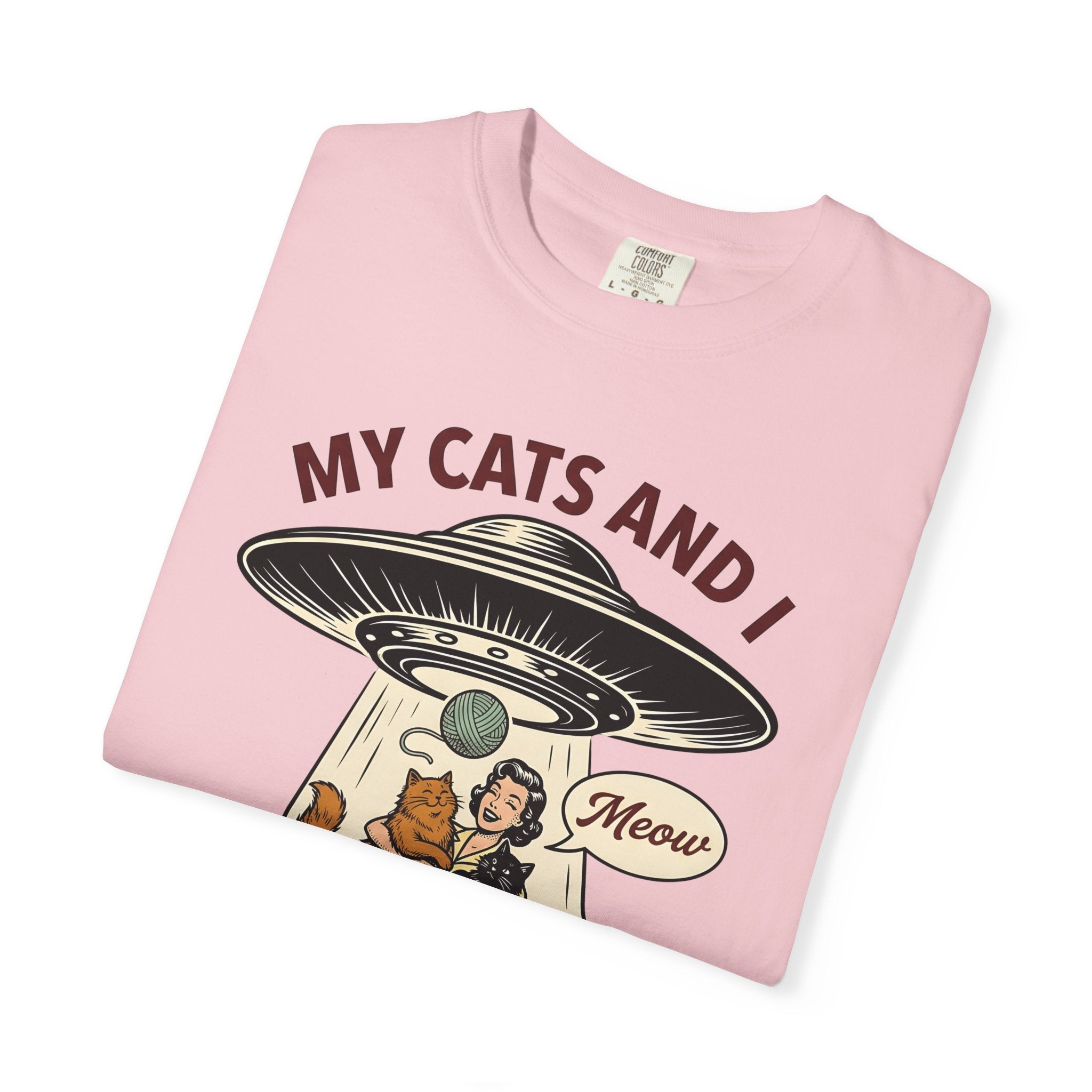 Woman Feline Spaceship Shirt Cat Universe Gift Women Line Art Tee Kitty Astronaut T-Shirt Feline Fan Illustrated Graphic Tshirt Minimalist