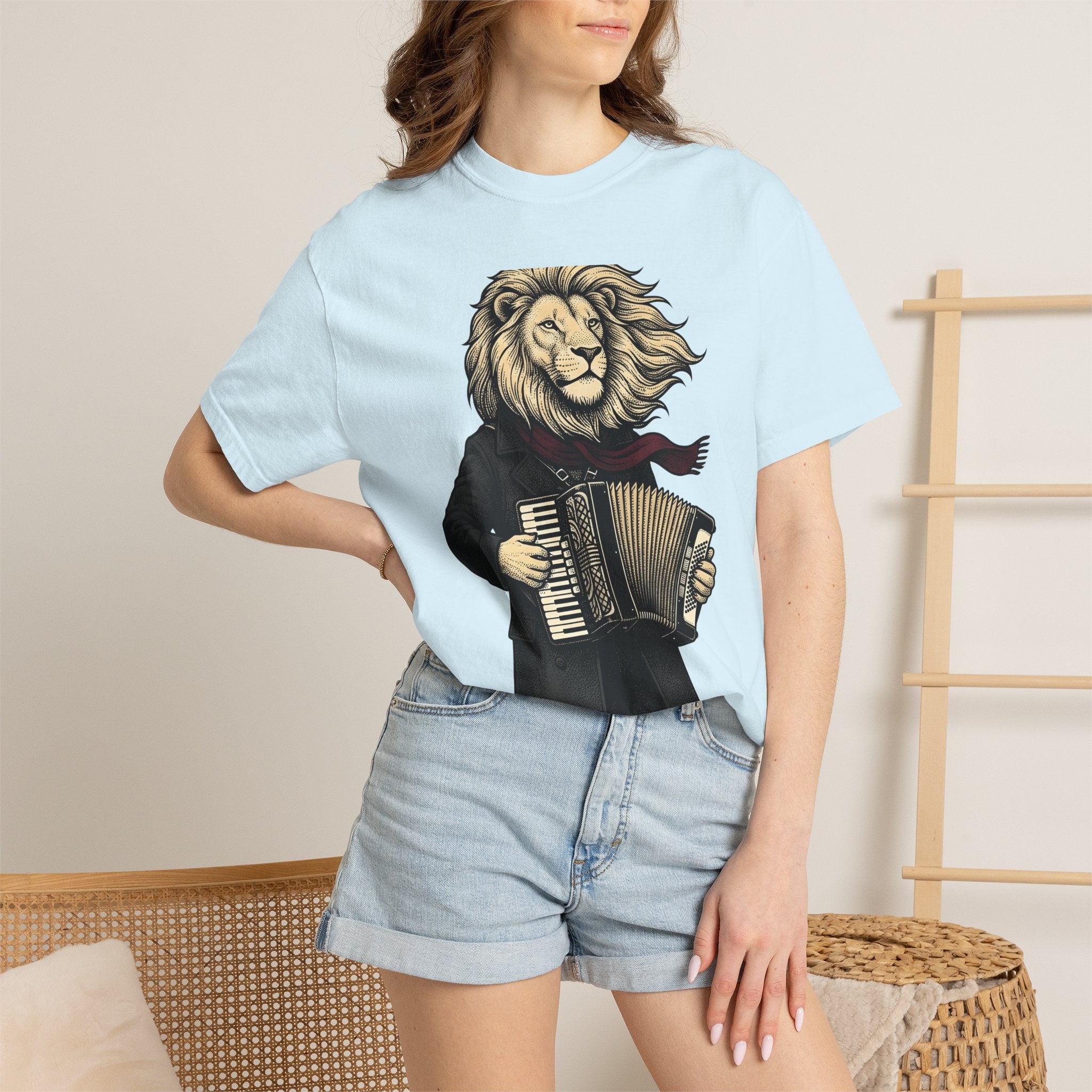 Lion Entertainer Shirt Animals Audio Gift Women Antique Tee Lion Tamer T-Shirt Wildlife Fan Vintage Tshirt Sound Graphic Cartoon Button