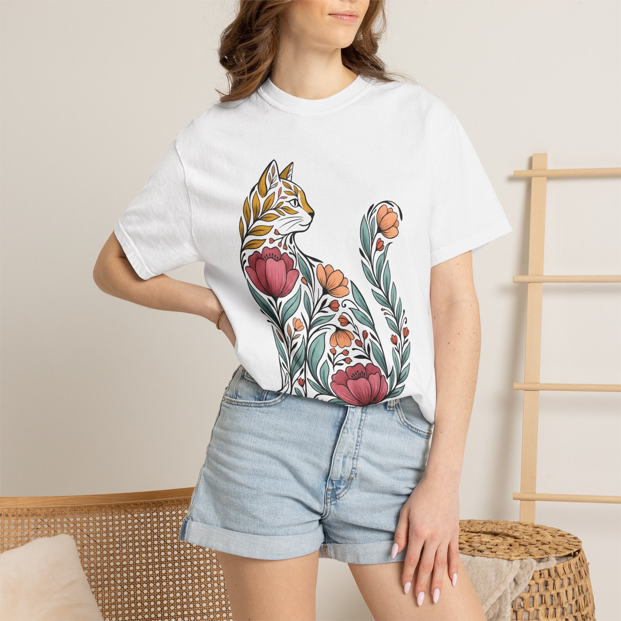 Garden Cat Shirt Valentines Day Fauna Gift Women Vintage Tee Kitty T-Shirt Valentine Fan Retro Tshirt Wildlife Graphic Outline Flower Petals