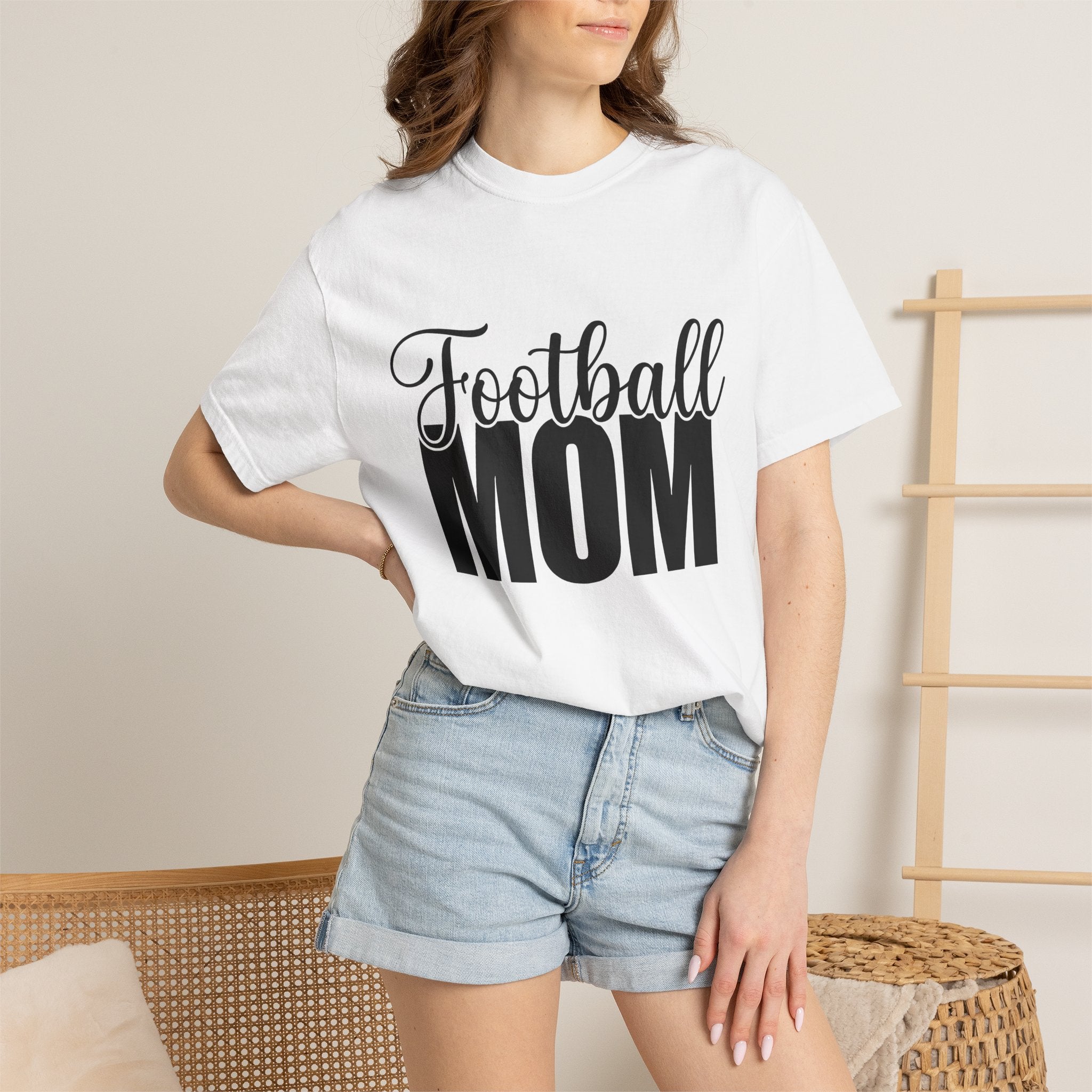 Active Mom Shirt Sports Mom Kin Gift Women Calligraphy Tee Fitness Mom T-Shirt Athlete Mom Enthusiast Lettering Tshirt Family Graphic