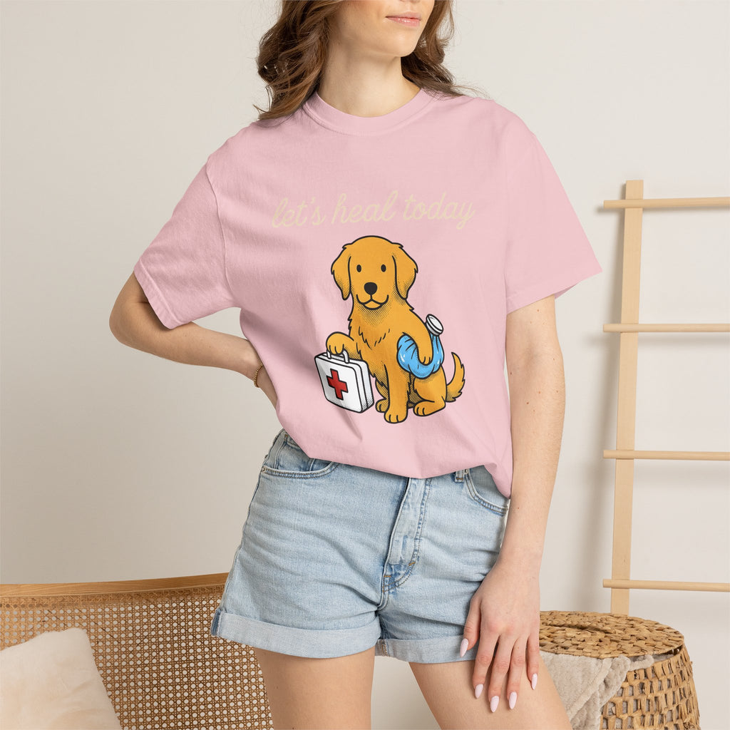Golden Retriever Shirt Nurses Dog Gift Women Cartoon Tee Retriever T-Shirt Nurse Enthusiast Caricature Tshirt Dog Graphic Hand Drawn Medical
