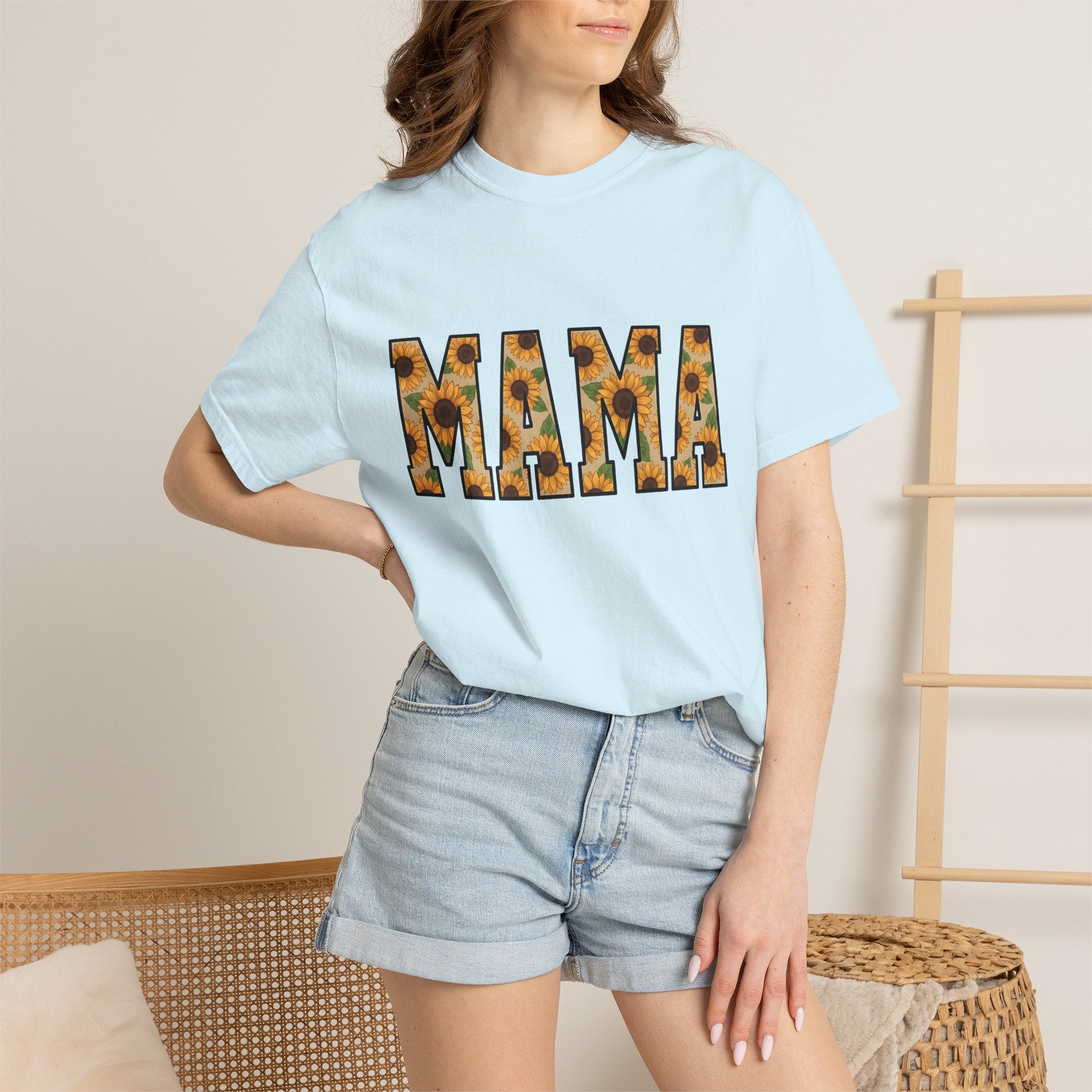 Sunflower Graphic Shirt Mom Flowers Gift Women Bold Tee Sunflower T-Shirt Motherhood Fan Vibrant Tshirt Floral Graphic Retro Floral Tshirt