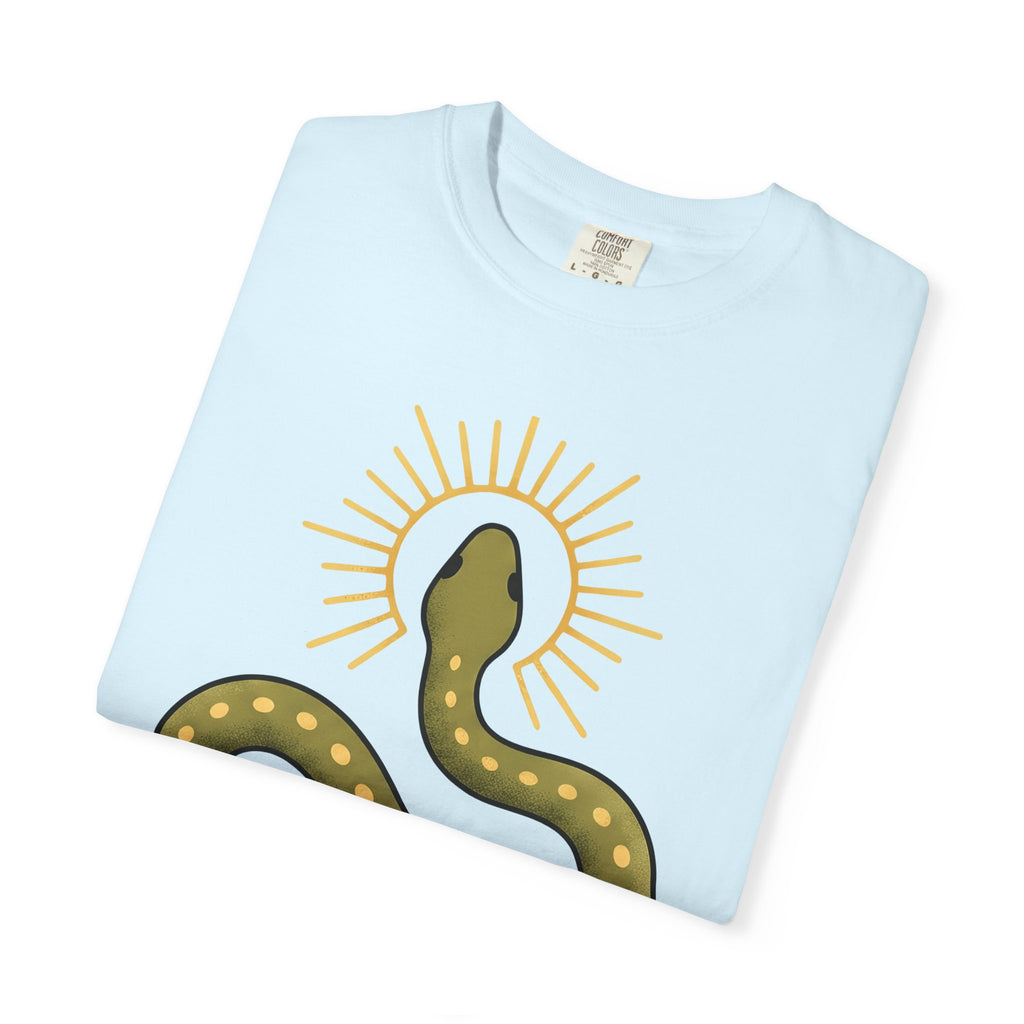 Snake Design Shirt Animal Magical Gift Women Hippie Tee Serpent T-Shirt Animal Fan Boho Tshirt Mystical Graphic Simple Rays Tshirt