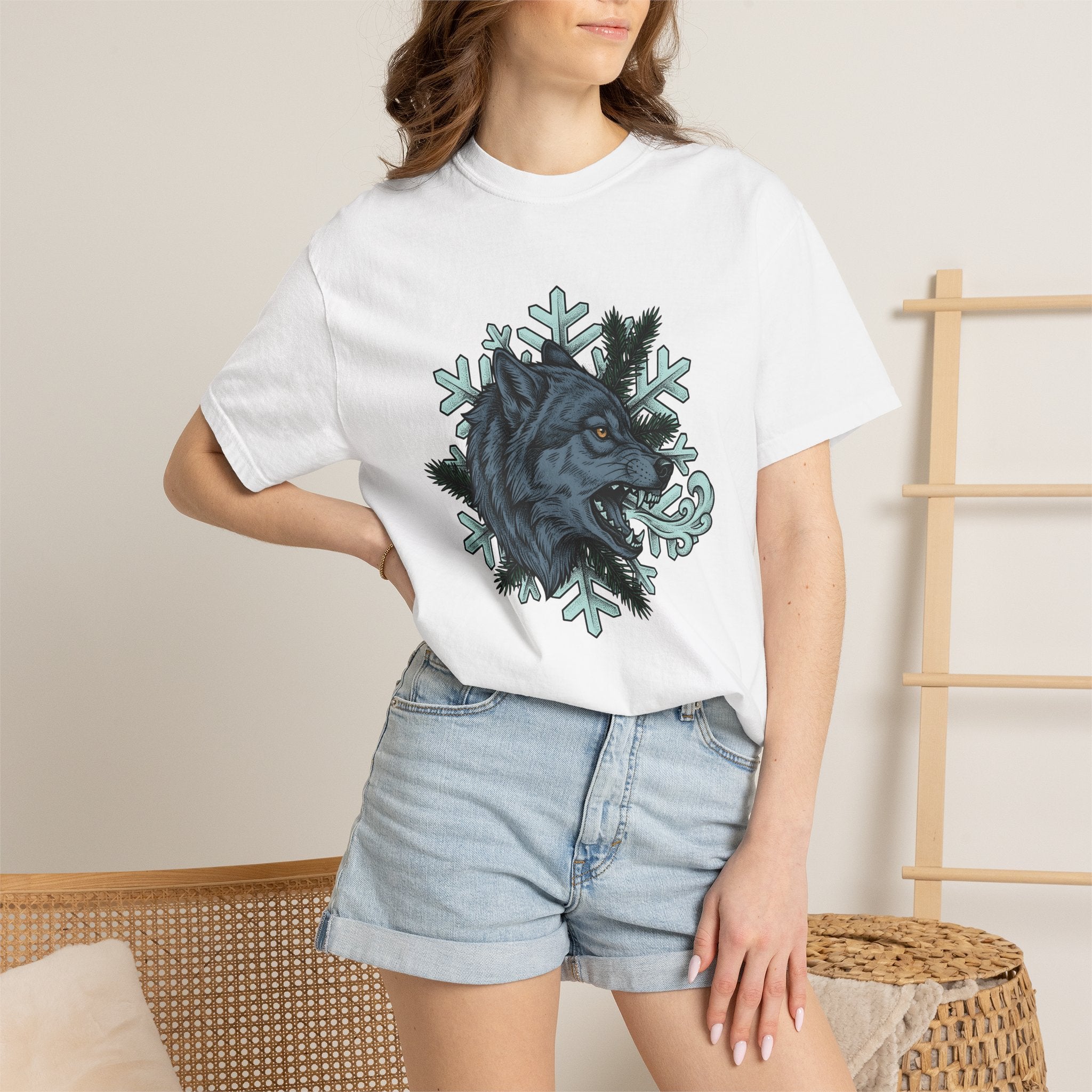 Wolf Head Shirt Winter Animal Gift Women Tattoo Style Tee Wolf T-Shirt Snow Fan Canine Graphic Tshirt Vintage Snowflake Tshirt