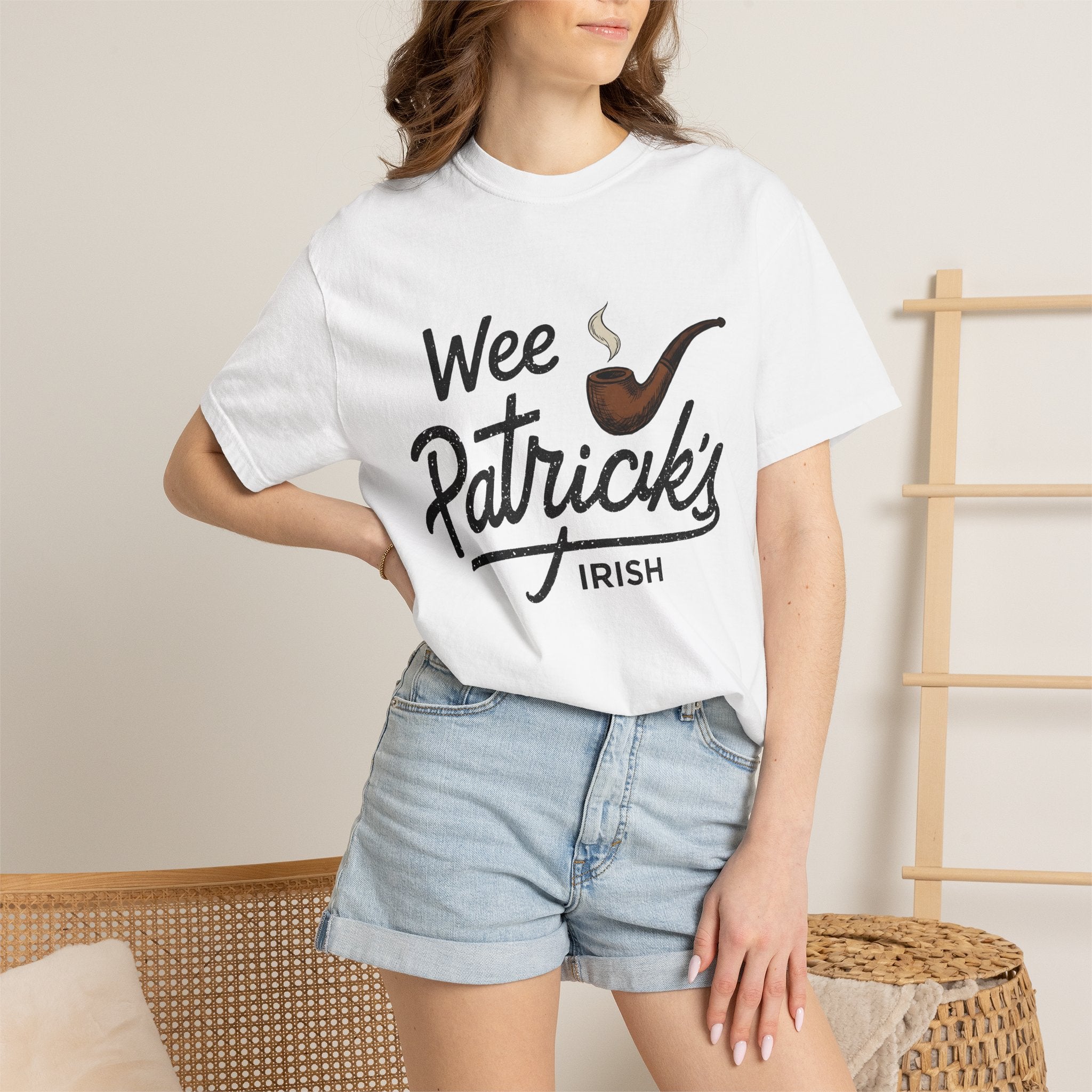 Pipe Smoking Shirt St Patrick's Day Ireland Gift Women Drawing Tee Tobacco Smoking T-Shirt Shamrock Fan Smoking Art Tshirt Emerald Graphic