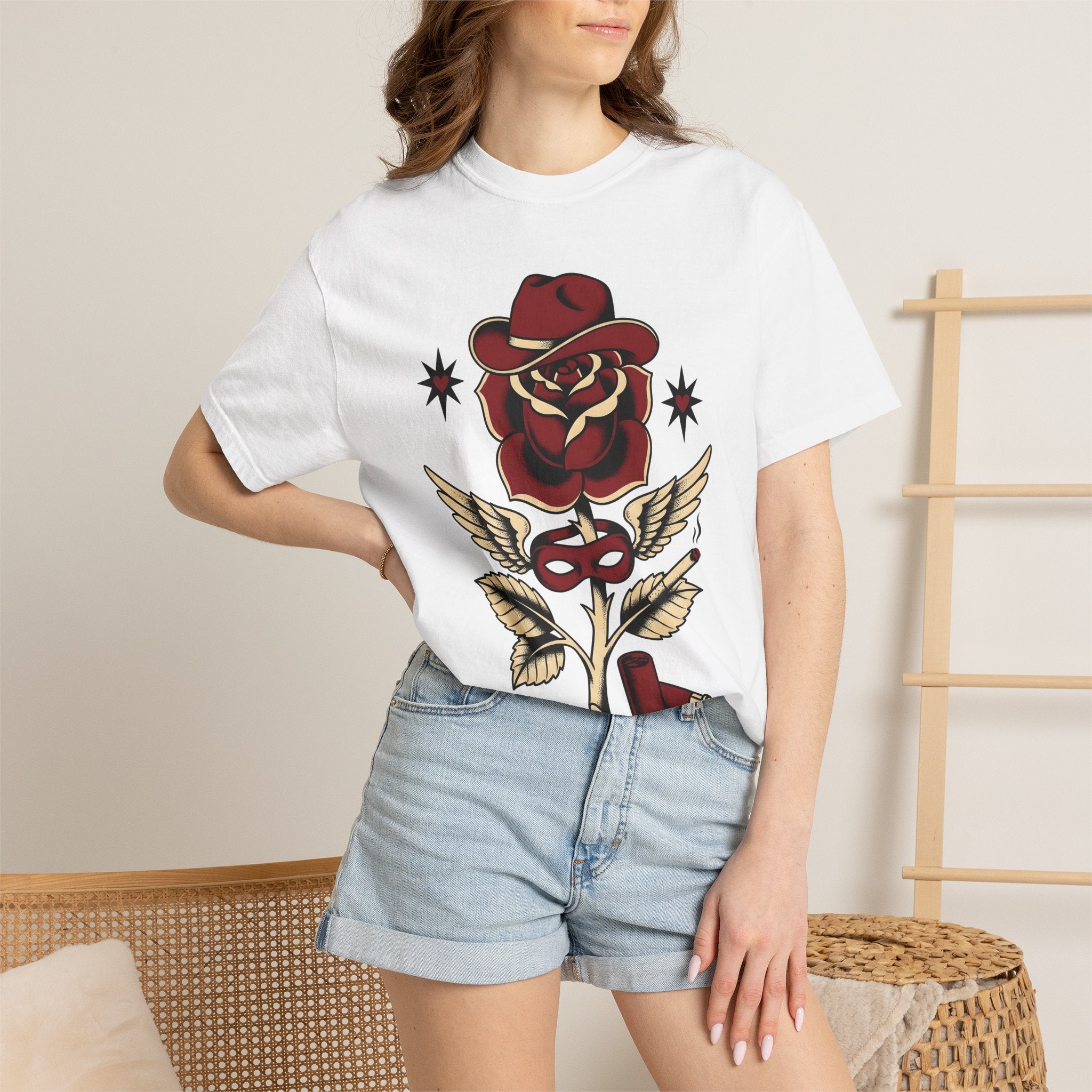 Rose Cowboy Hat Shirt Western Floral Gift Women Tattoo Tee Cowboy Hat T-Shirt Rodeo Fan Tattooed Tshirt Flower Graphic Vintage Wings Tshirt