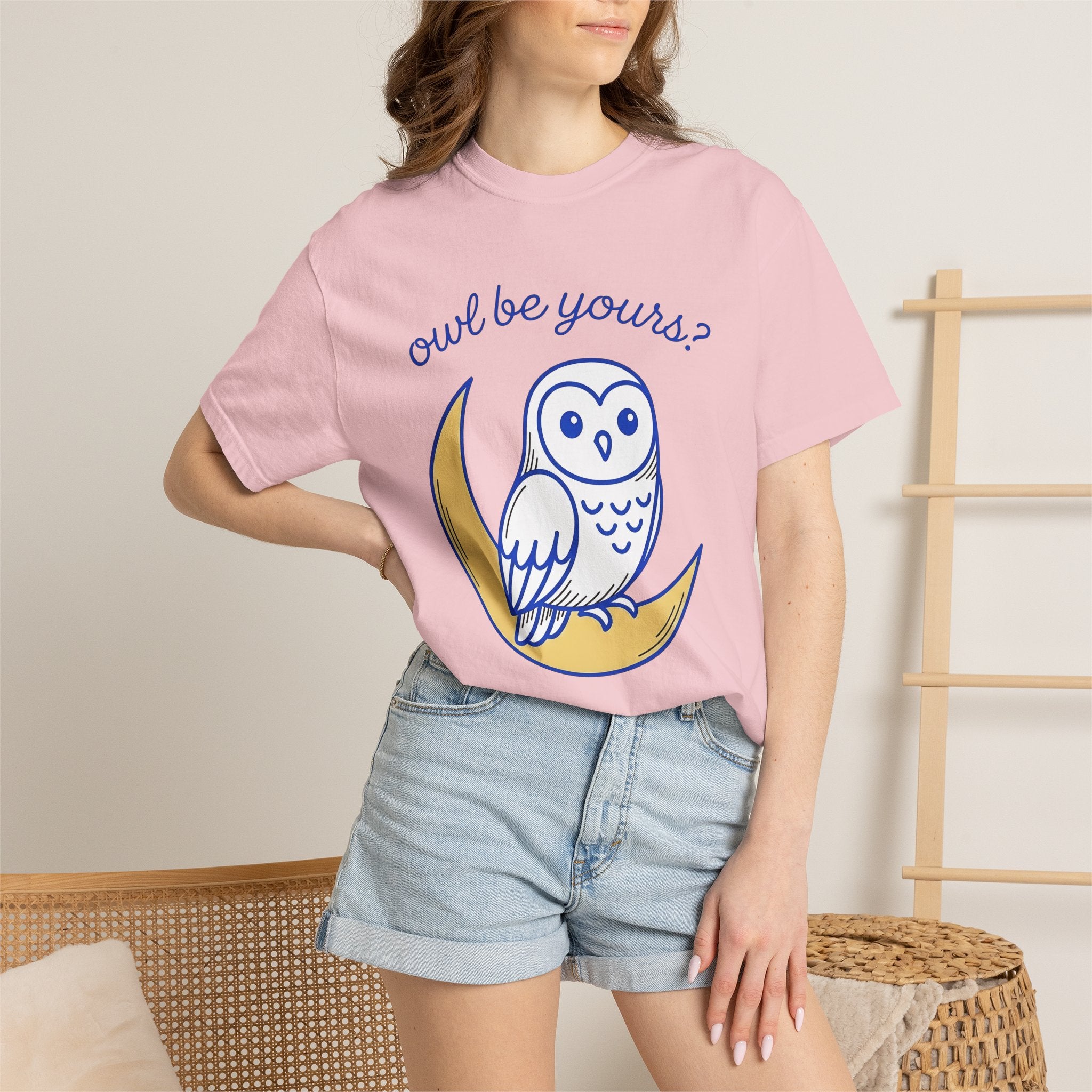 Owl Night Shirt Animals Love Gift Women Adorable Tee Owl T-Shirt Creature Fan Owl Art Tshirt Romance Graphic Simple Half Moon Tshirt