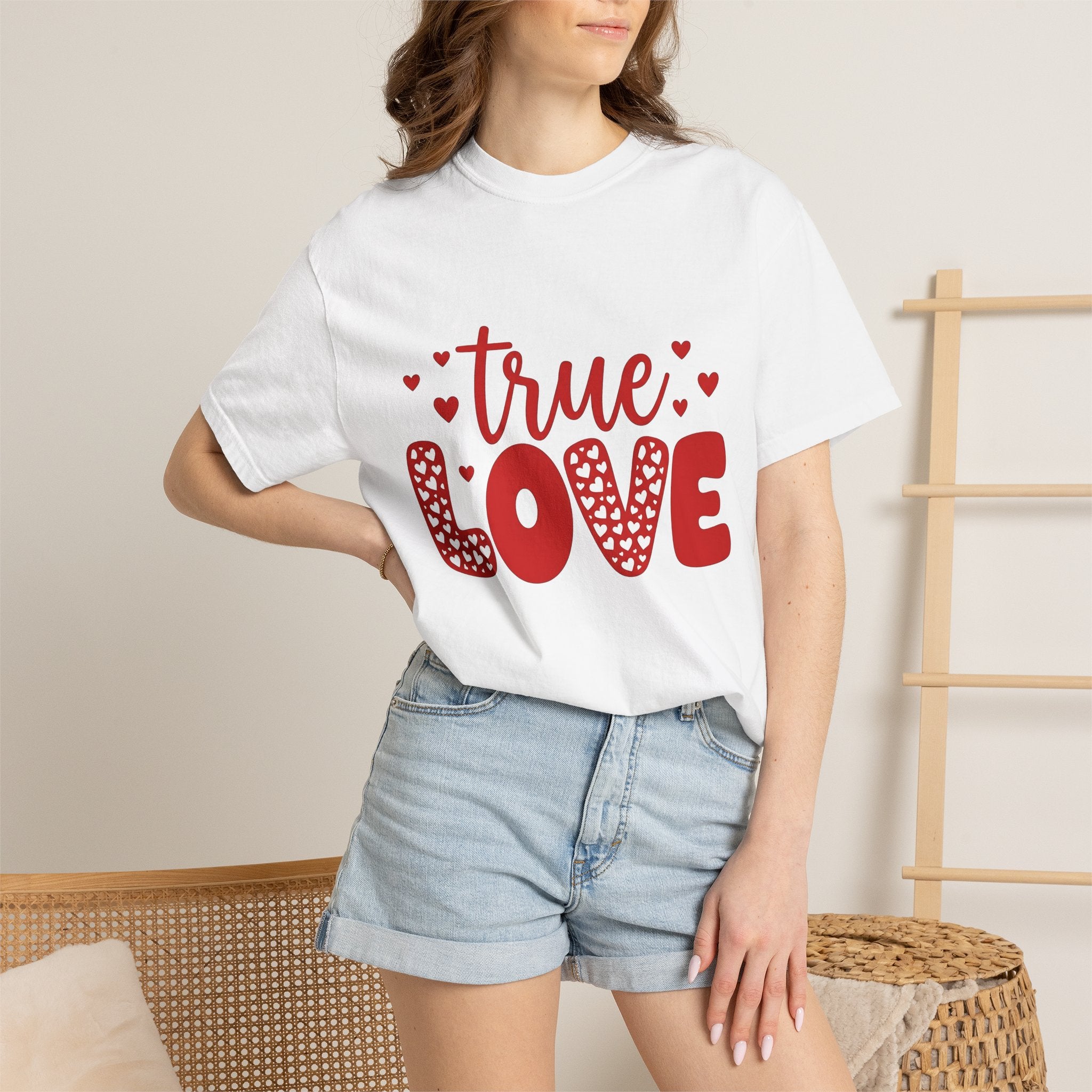 Heart Graphic Shirt Valentine's Day Couples Gift Women Playful Tee Heart T-Shirt Valentine Fan Cute Tshirt Partner Graphic Bold Scattered