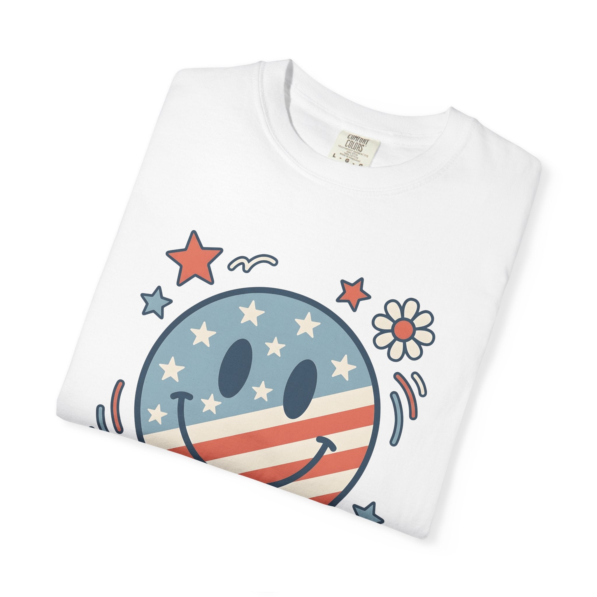 Patriotic Smiley Face Shirt America Holiday Gift Women Vintage Tee Smiley T-Shirt American Fan Distressed Tshirt Celebration Graphic Retro