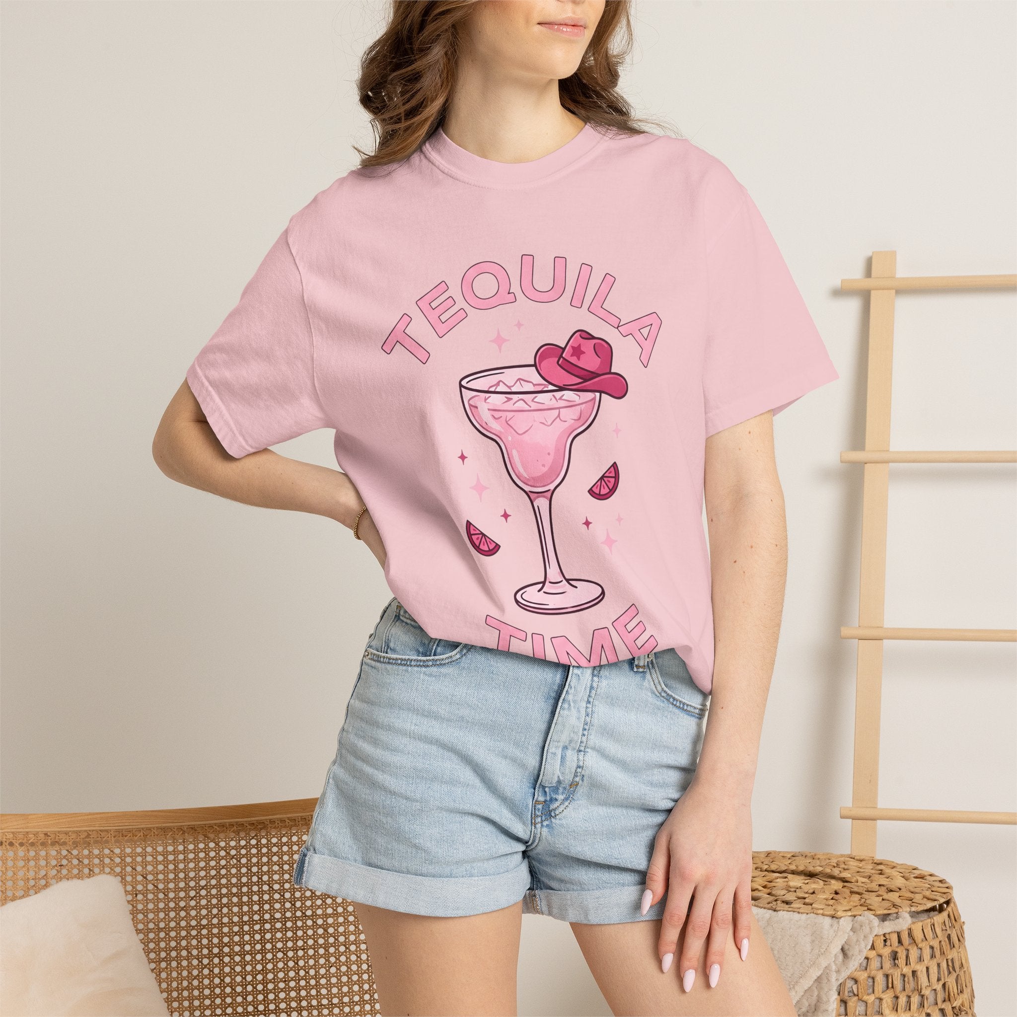 Cocktail Glass Shirt Cowgirl Event Gift Women Sketch Tee Martini Glass T-Shirt Rodeo Fan Vintage Drawing Party Graphic Old School Brimmed