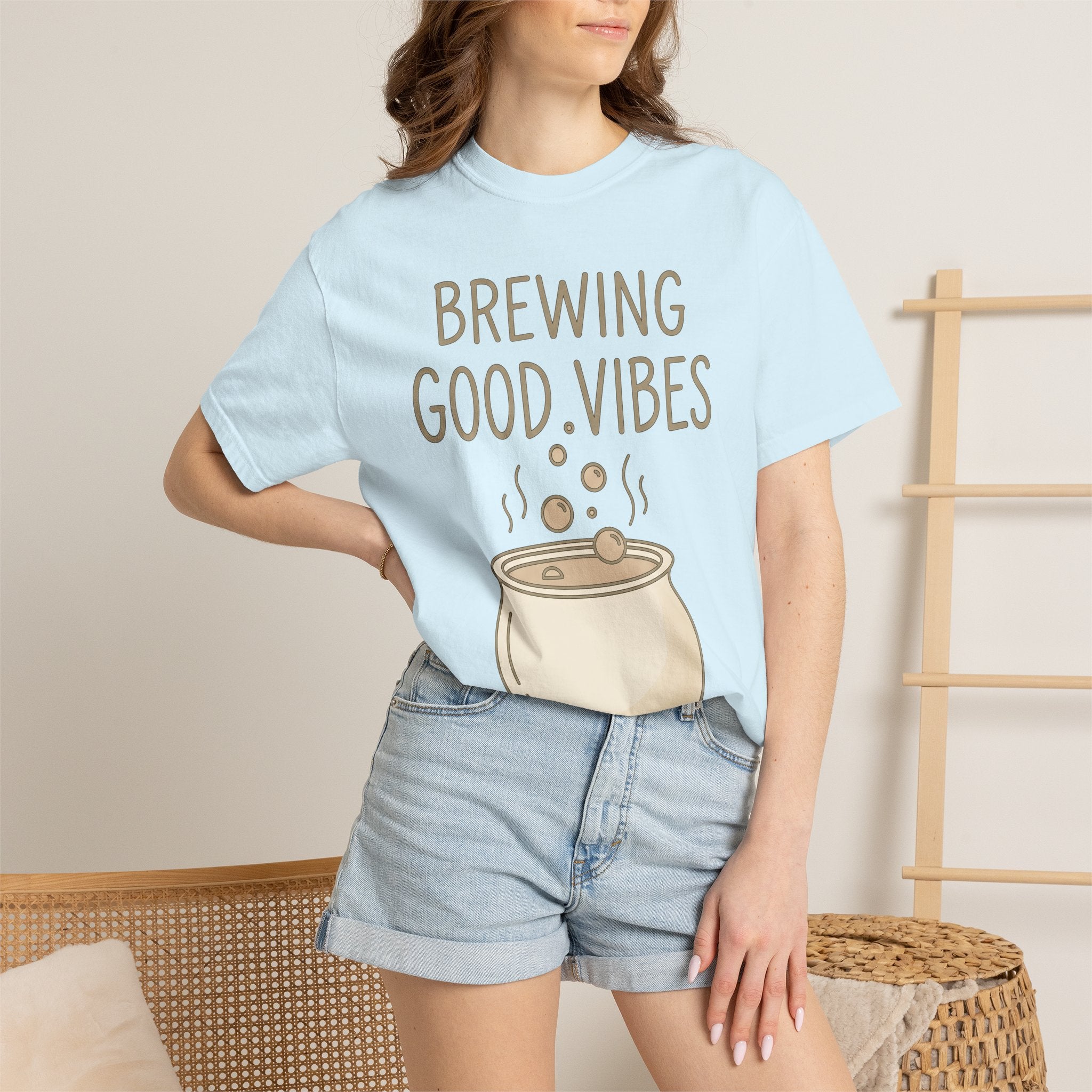 Cauldron Graphic Shirt Halloween Witch Gift Women Doodle Tee Pot T-Shirt Spooky Fan Kettle Graphic Tshirt Minimalist Bubbles Tshirt