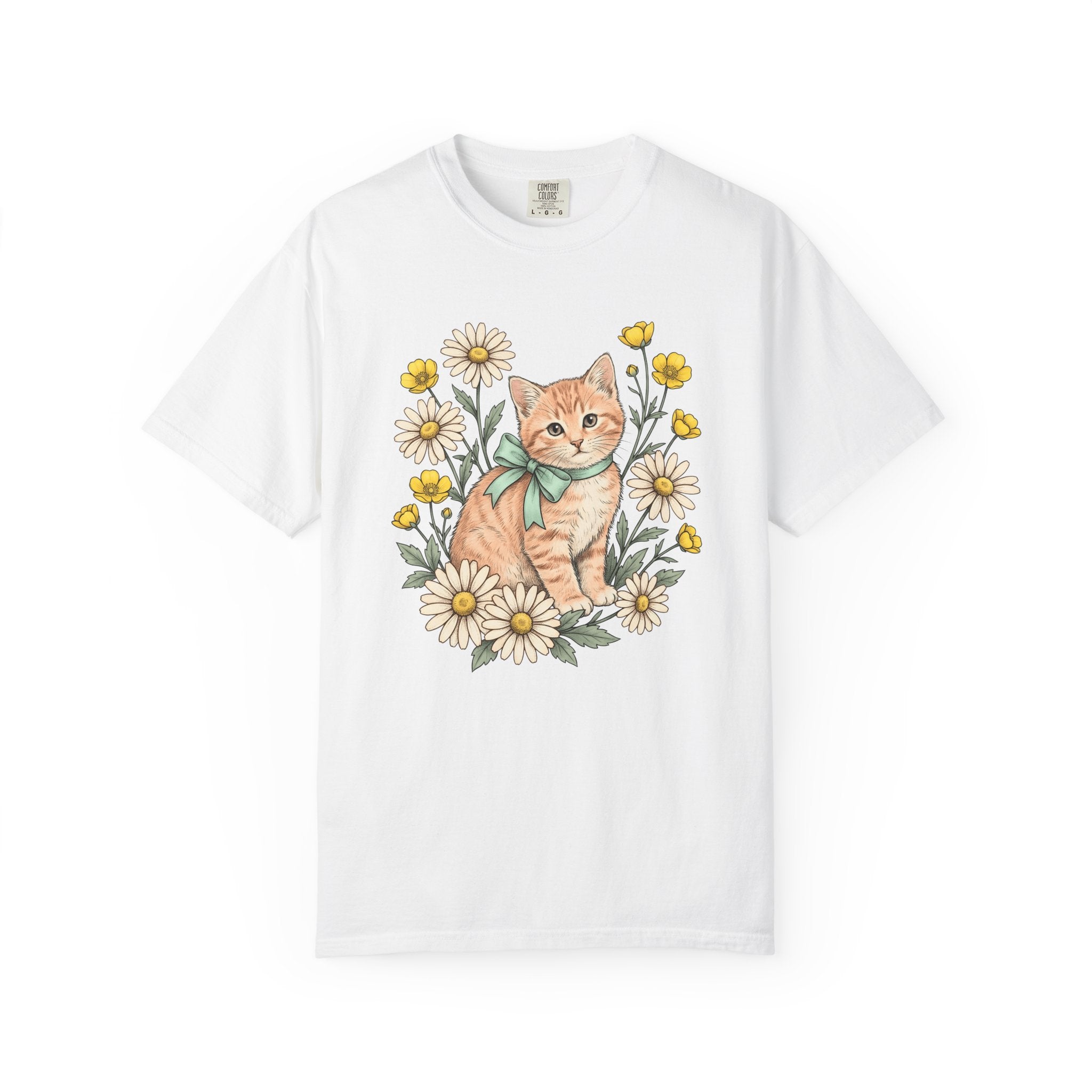 Tabby Cat Shirt Easter Floral Gift Women Hand Drawn Tee Kitten T-Shirt Easter Fan Illustrated Tshirt Floral Graphic Vintage Daisies Tshirt