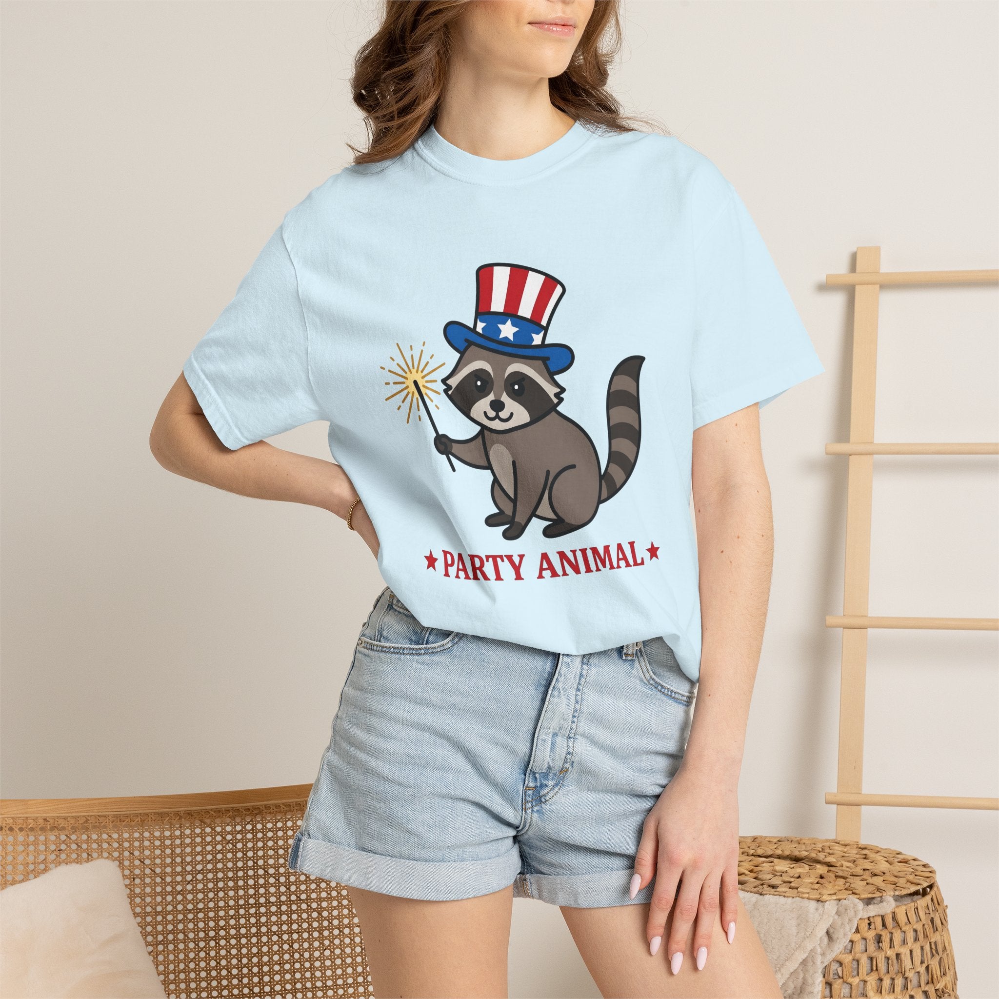 Raccoon Shirt 4th Of July Animal Gift Women Cartoon Tee Trash Panda T-Shirt Patriot Fan Cartoonish Tshirt Wildlife Graphic Retro Sparkler