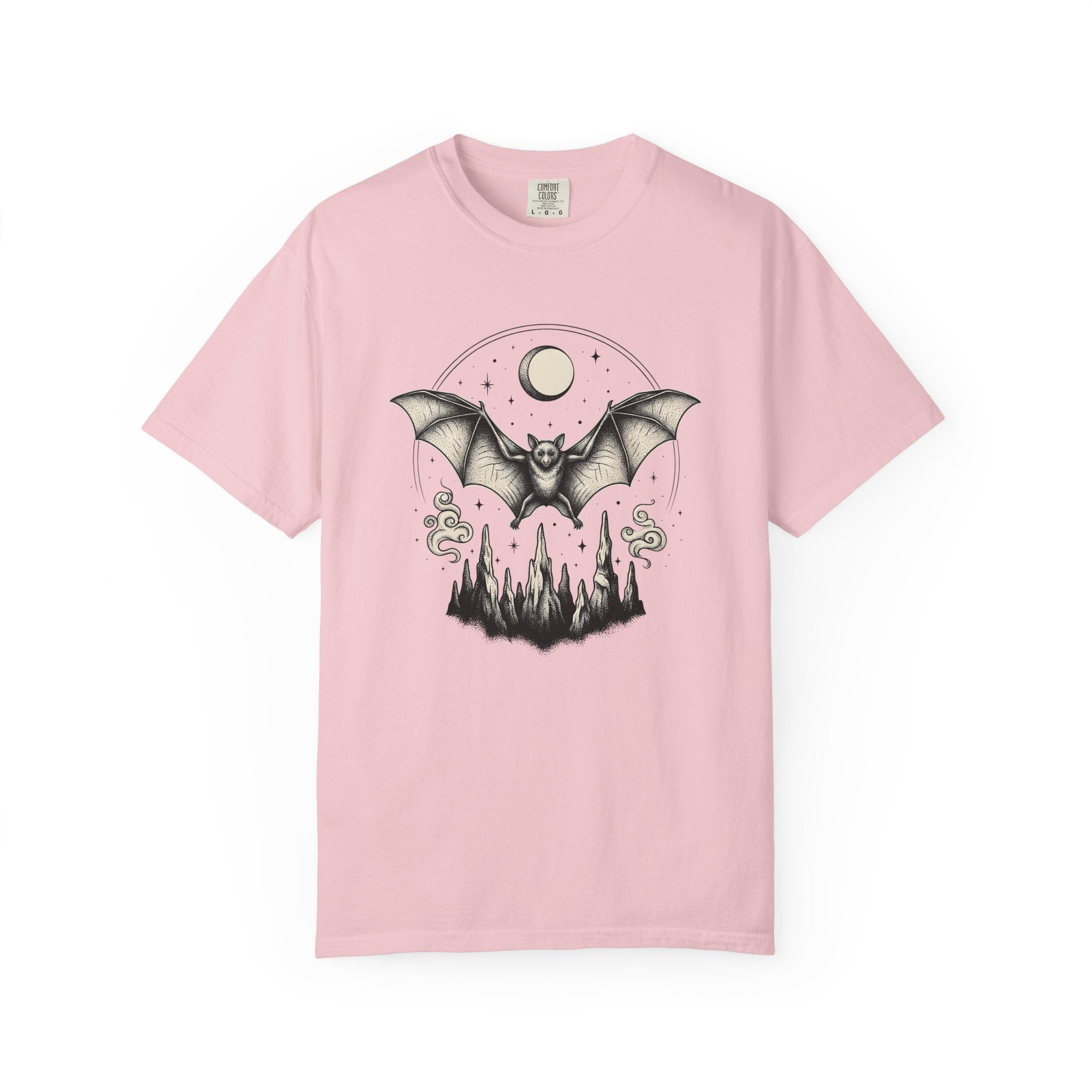 Bat Silhouette Shirt Boho Chic Spooky Gift Women Supernatural Tee Bat T-Shirt Hippie Fan Mystical Tshirt Horror Graphic Classic Night Moon