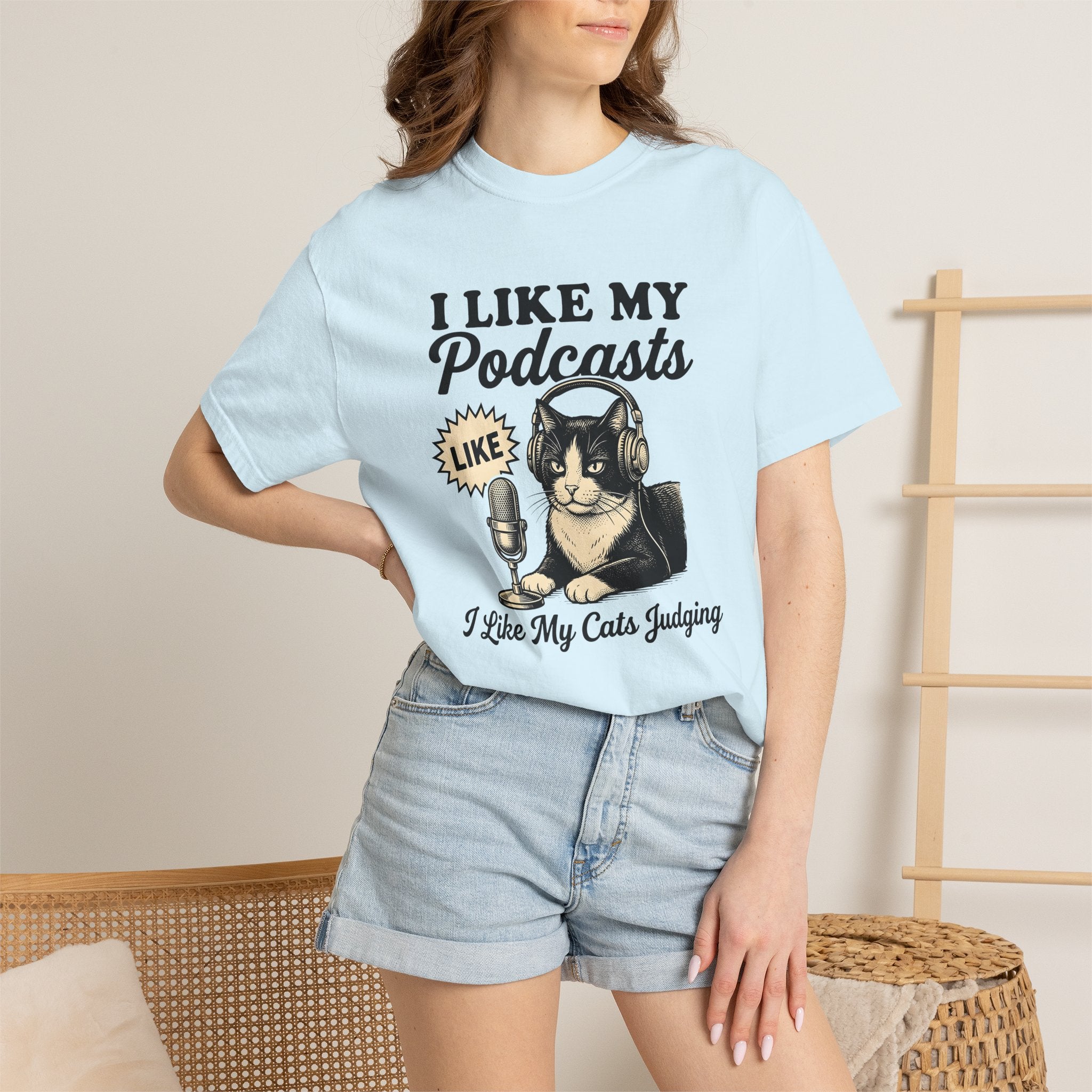 Cat Headphones Shirt Cat Podcast Gift Women Vintage Tee Feline Headset T-Shirt Cat Fan Retro Tshirt Audio Show Graphic Hand Drawn Microphone