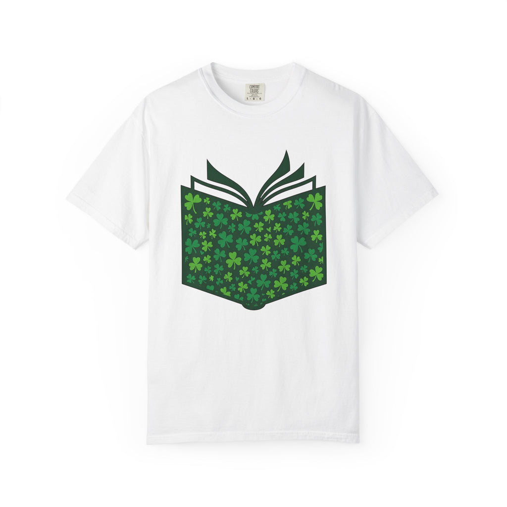 Lucky Shamrock Book Shirt St Patrick's Day Books Gift Women Vintage Tee Book T-Shirt St Patricks Fan Retro Tshirt Literary Graphic Flat