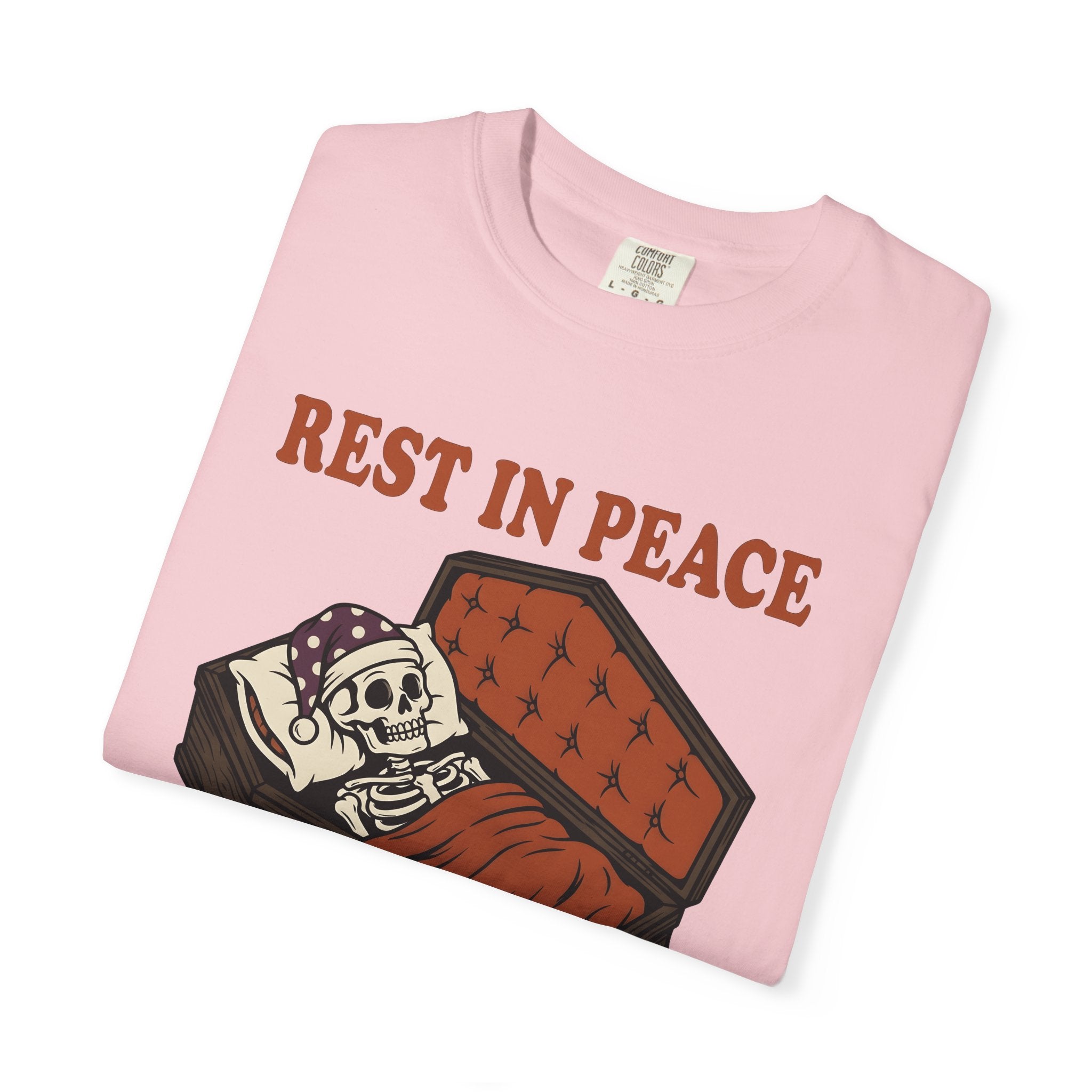 Skull Casket Shirt Halloween Horror Gift Women Comic Tee Coffin T-Shirt Spooky Fan Creepy Tshirt Macabre Graphic Vintage Cover Tshirt