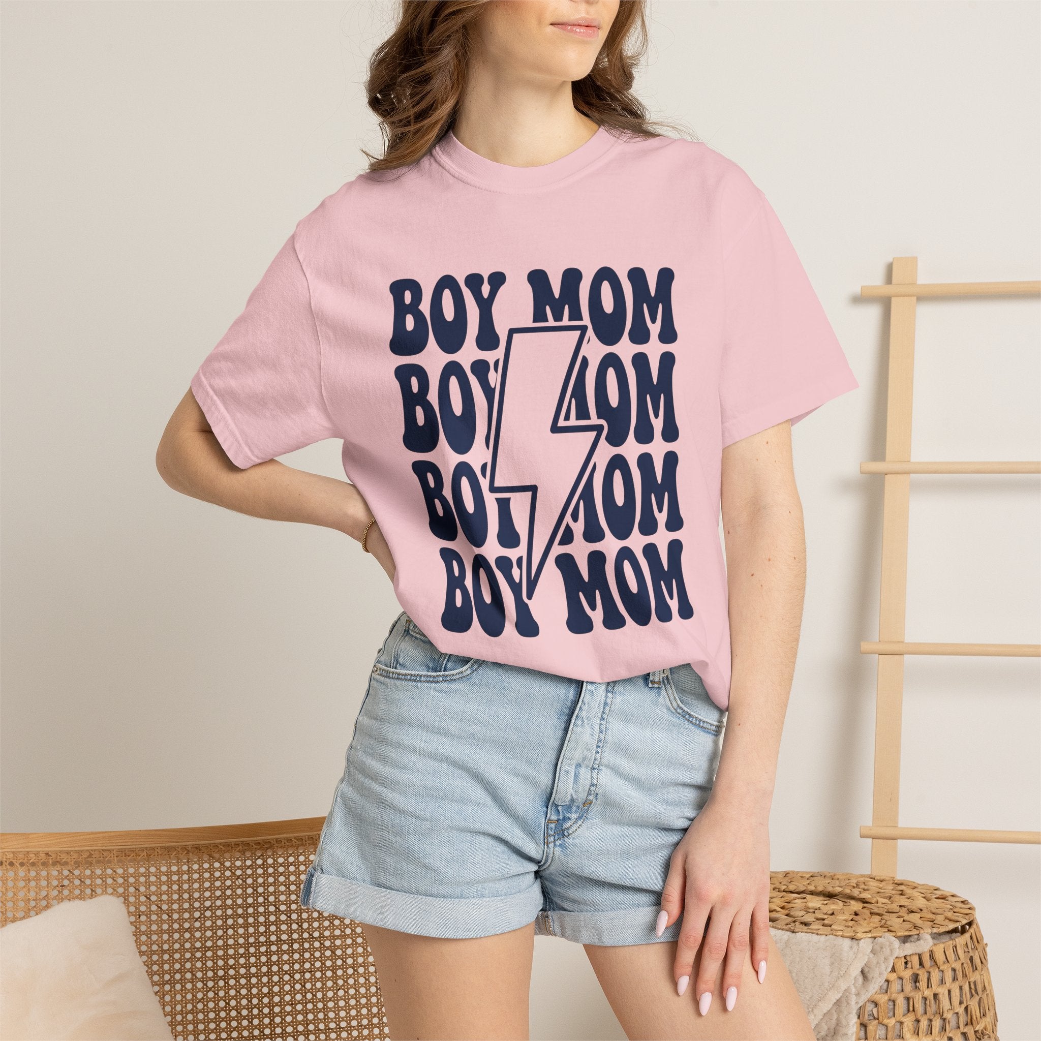 Electric Bolt Shirt Mom Household Gift Women Old School Tee Lightning T-Shirt Mother Fan Retro Tshirt Domestic Graphic Timeless Striking